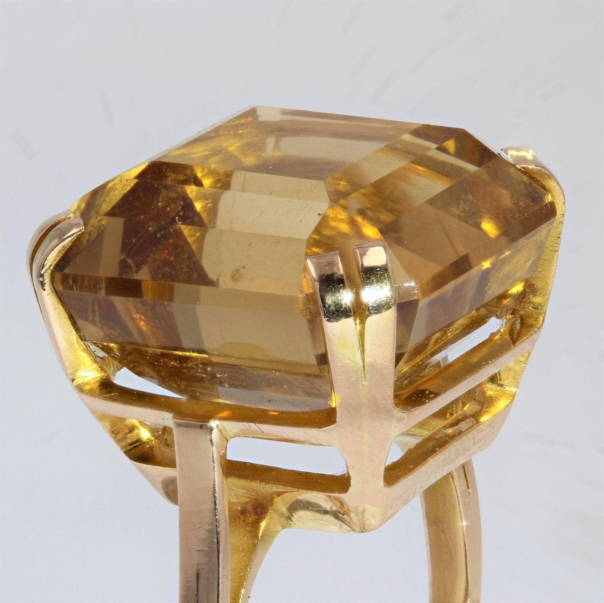 French 1950s 18 Carat Citrine 18 Karat Yellow Gold Cocktail Ring For Sale 2