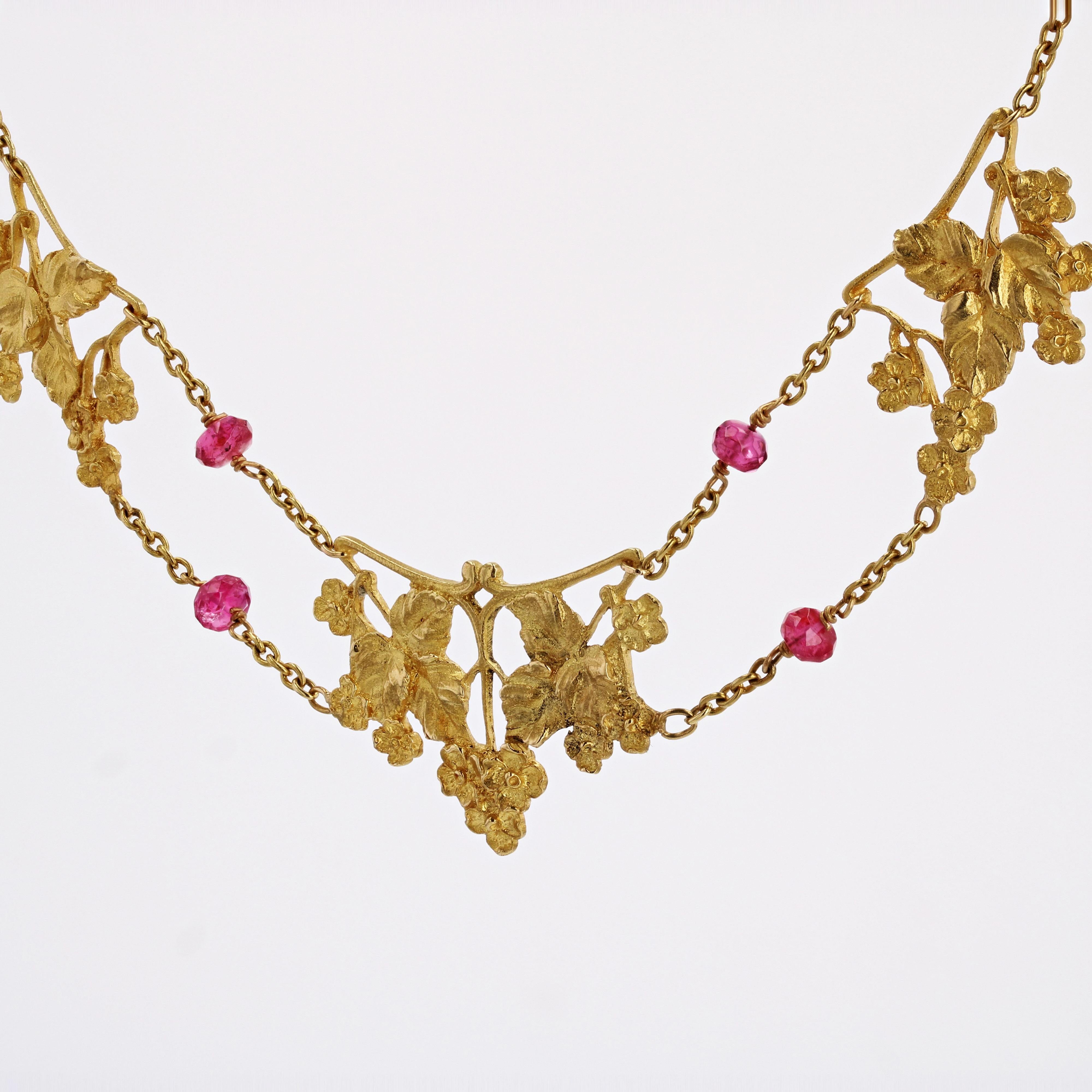 Französische 1950er Jahre 18 Karat Gelbgold Rosa Spinell Perlen Draperie Halskette im Angebot 4
