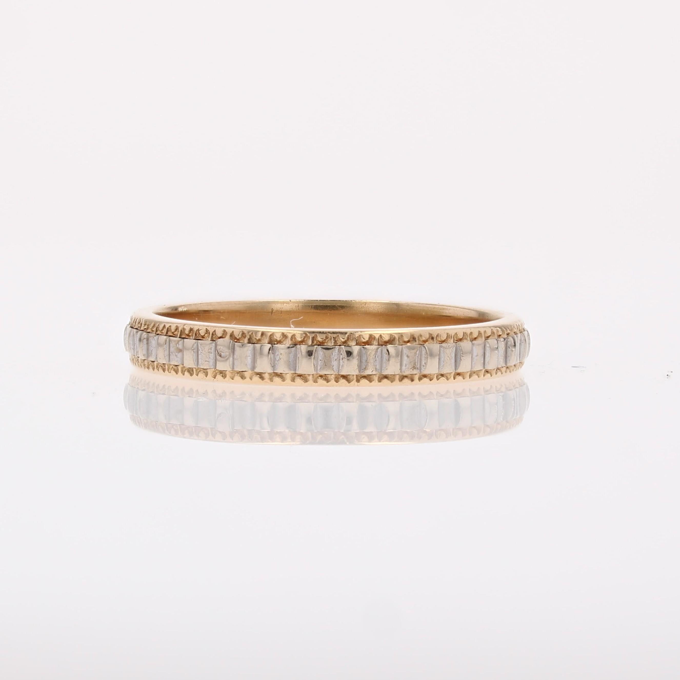 Französischer Hochzeitsring aus 18 Karat Roségold und weißem, gemeißeltem Gold, 1950er Jahre im Zustand „Gut“ im Angebot in Poitiers, FR