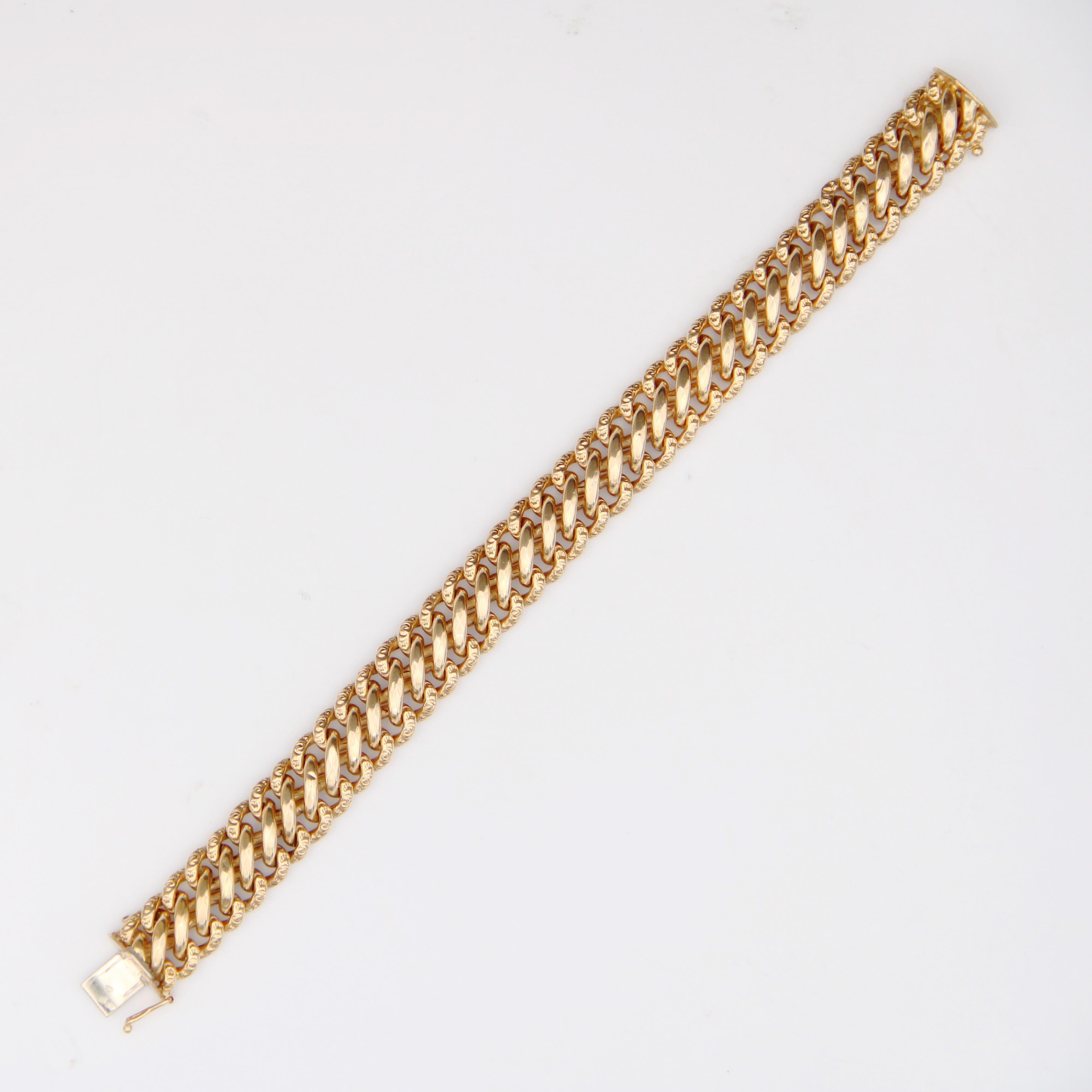 French 1950s 18 Karat Rose Gold Chiseled American Mesh Curb Bracelet For Sale 2