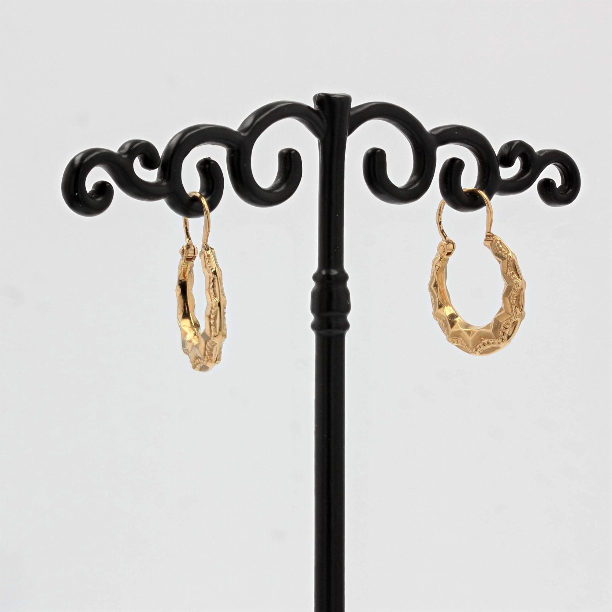 French 1950s 18 Karat Rose Gold Chiseled Creole Earrings In Good Condition In Poitiers, FR