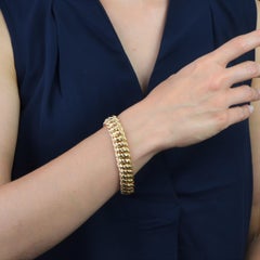 Bracciale francese degli anni '50 in oro rosa 18 carati con cesello