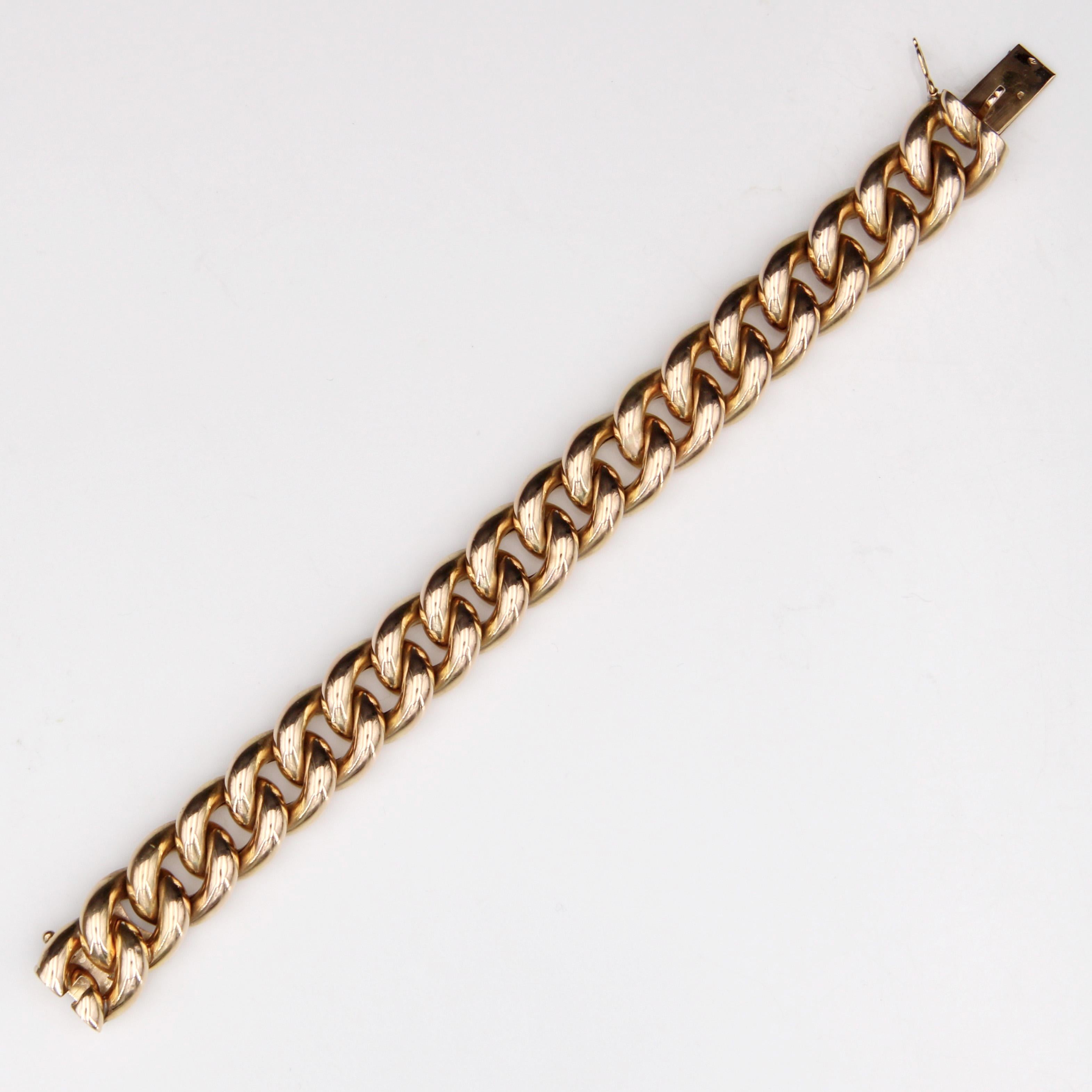 French 1950s 18 Karat Rose Gold Curb Chain Retro Bracelet In Excellent Condition For Sale In Poitiers, FR