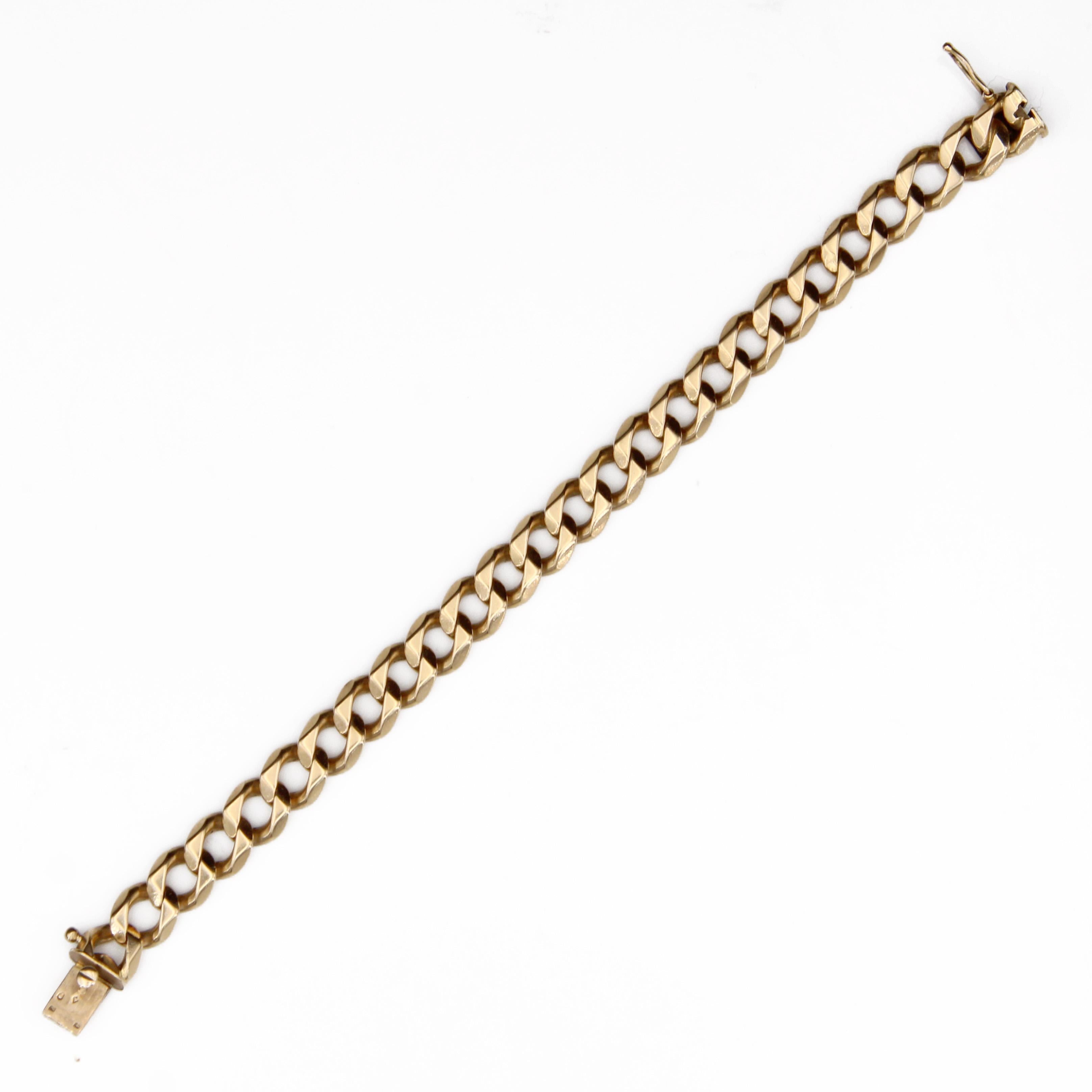 French 1950s 18 Karat Yellow Gold Curb Bracelet In Excellent Condition For Sale In Poitiers, FR