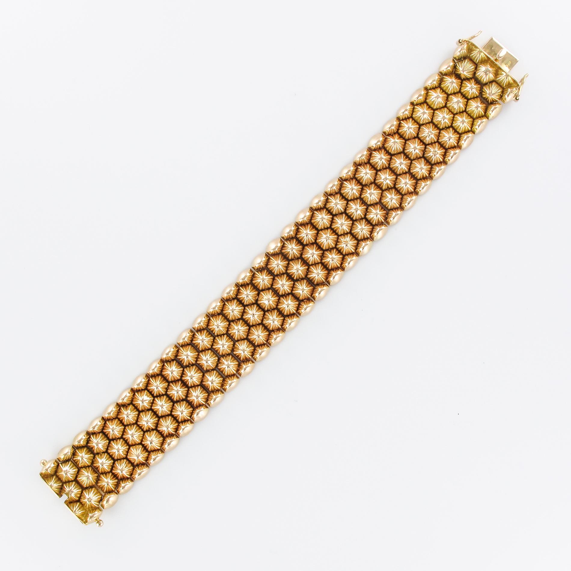 French 1950s 18 Karat Yellow Gold Honeycomb Bracelet 11