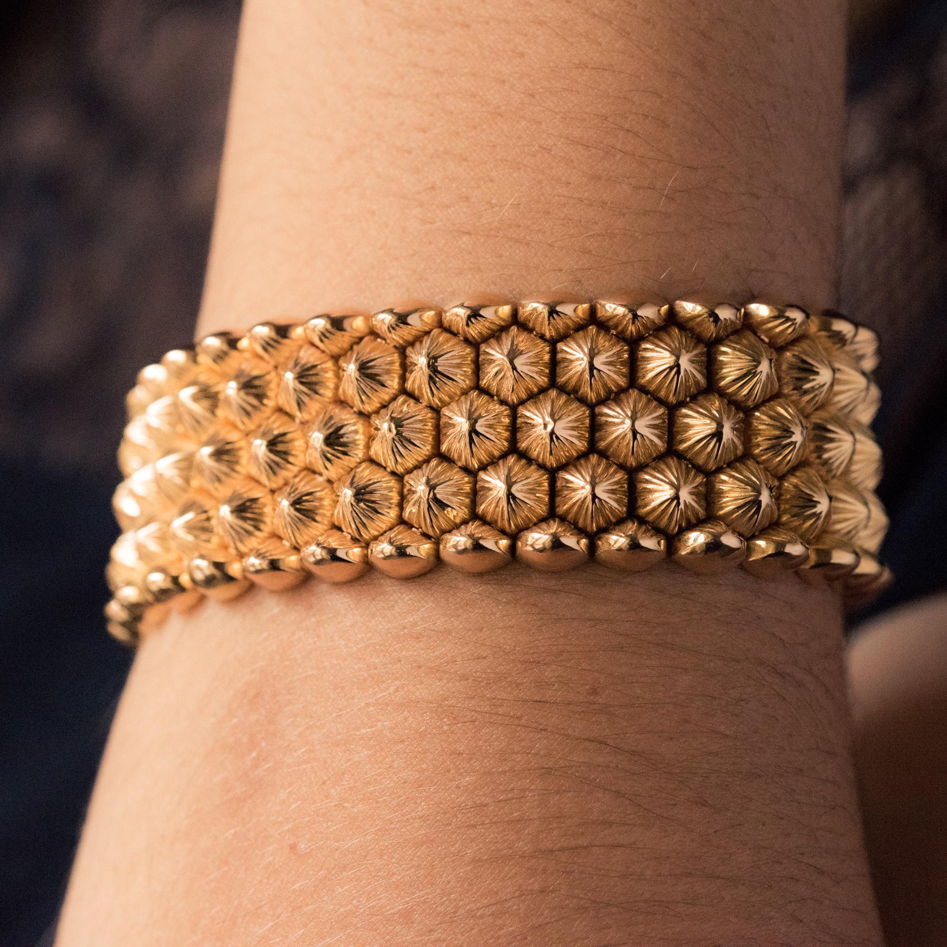 Women's French 1950s 18 Karat Yellow Gold Honeycomb Bracelet