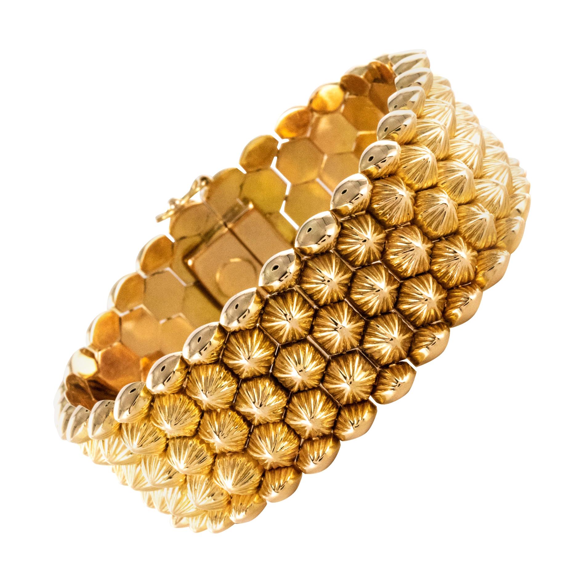 French 1950s 18 Karat Yellow Gold Honeycomb Bracelet