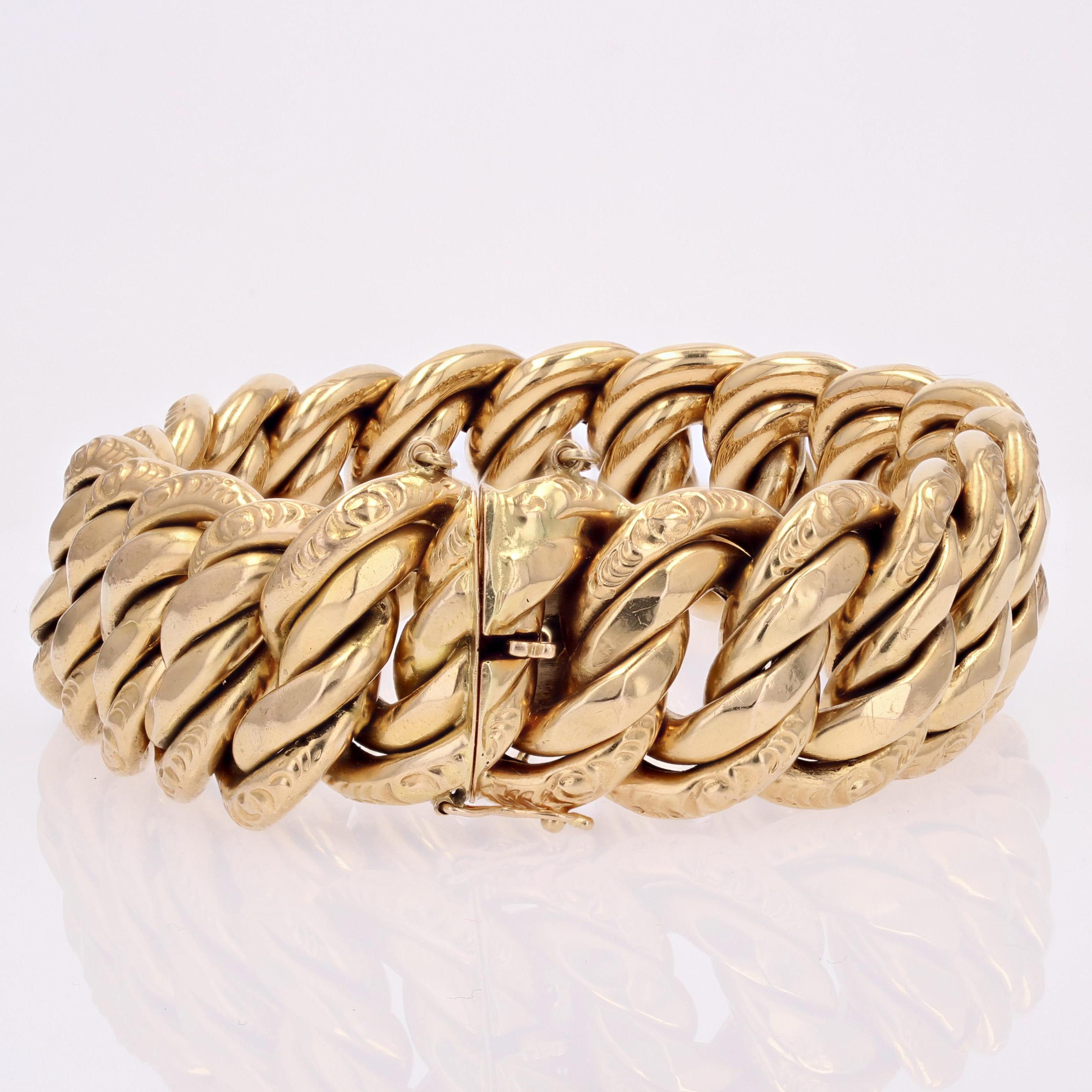 French 1950s 18 Karat Yellow Gold Wide Curb Bracelet In Good Condition In Poitiers, FR