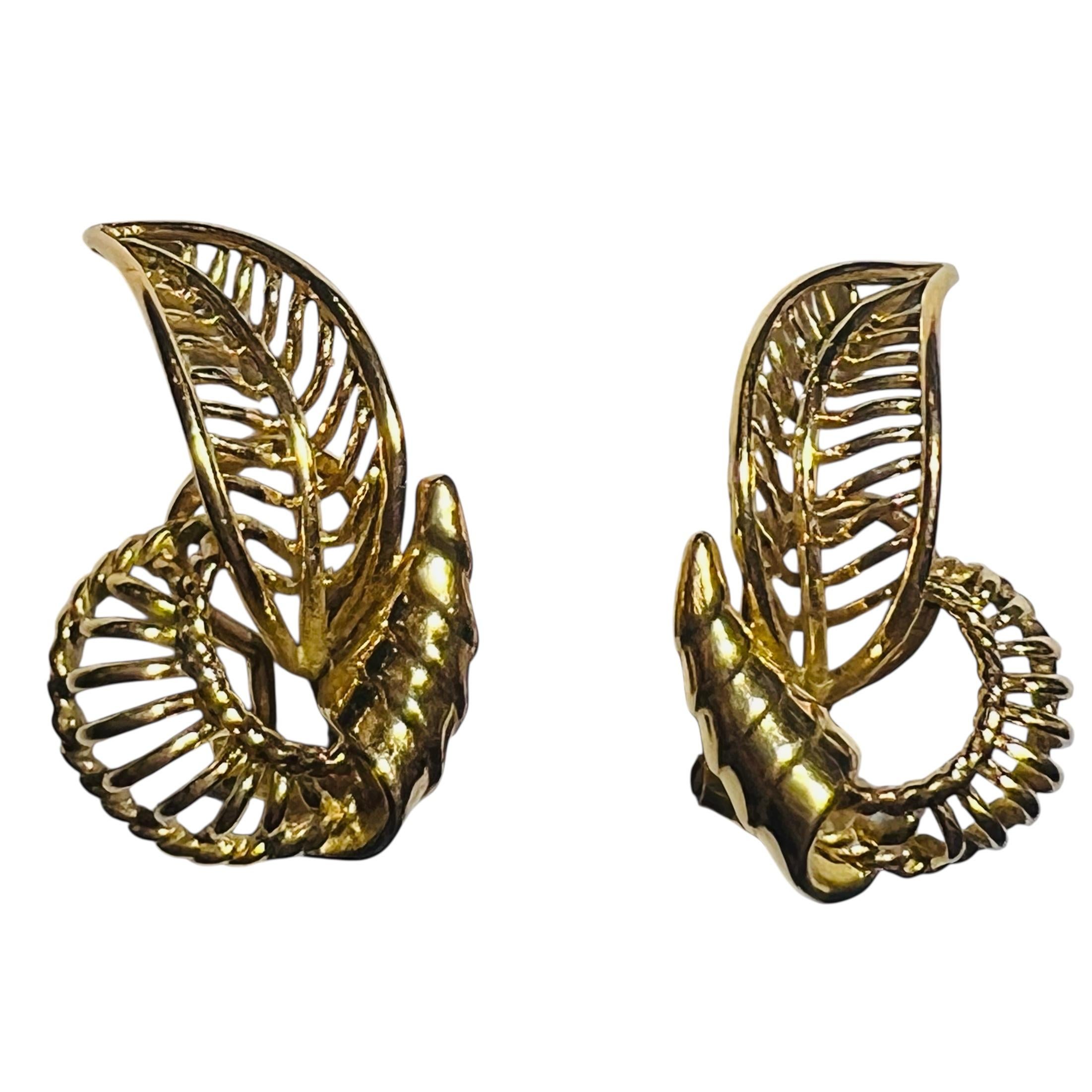French 1950s 18K yellow  Gold Earrings – Clip-On, Mid-Century Leaf Design für Damen oder Herren im Angebot