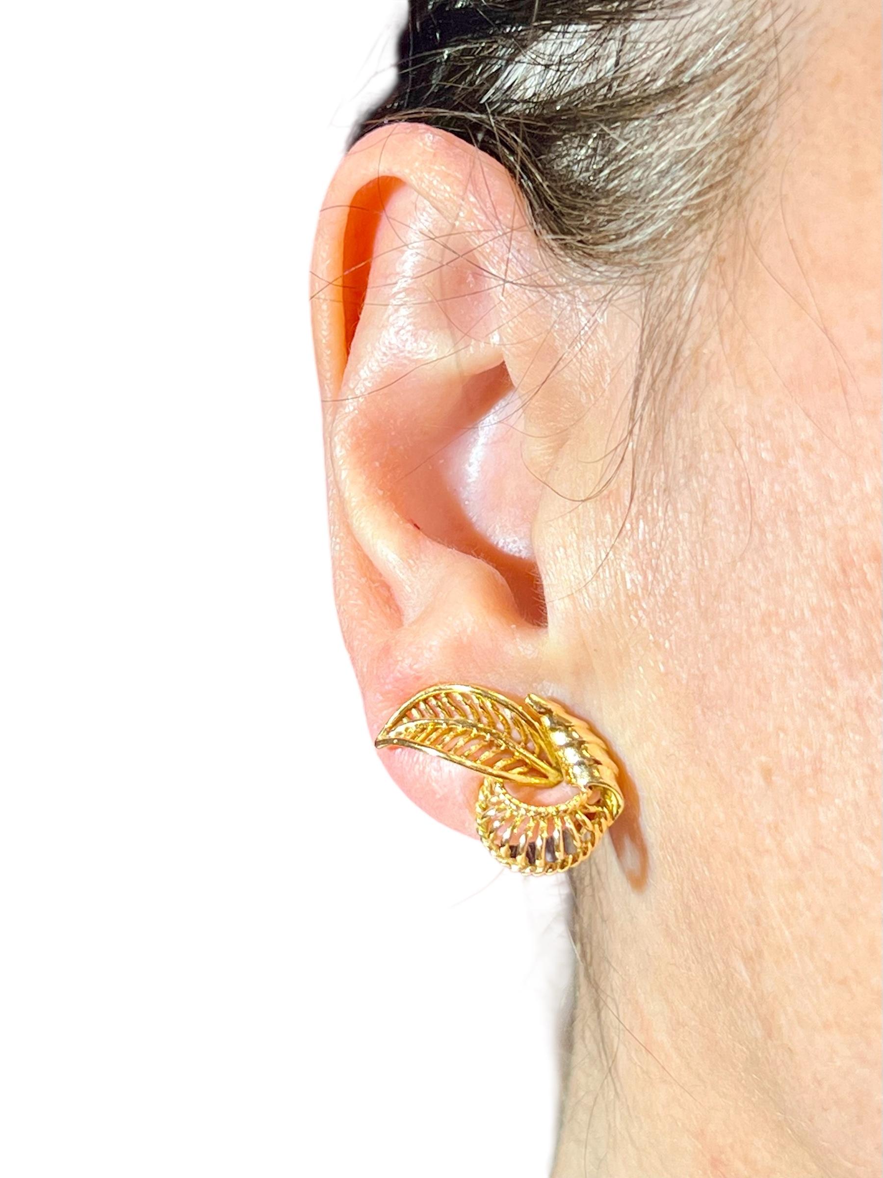 French 1950s 18K yellow  Gold Earrings – Clip-On, Mid-Century Leaf Design im Angebot 1