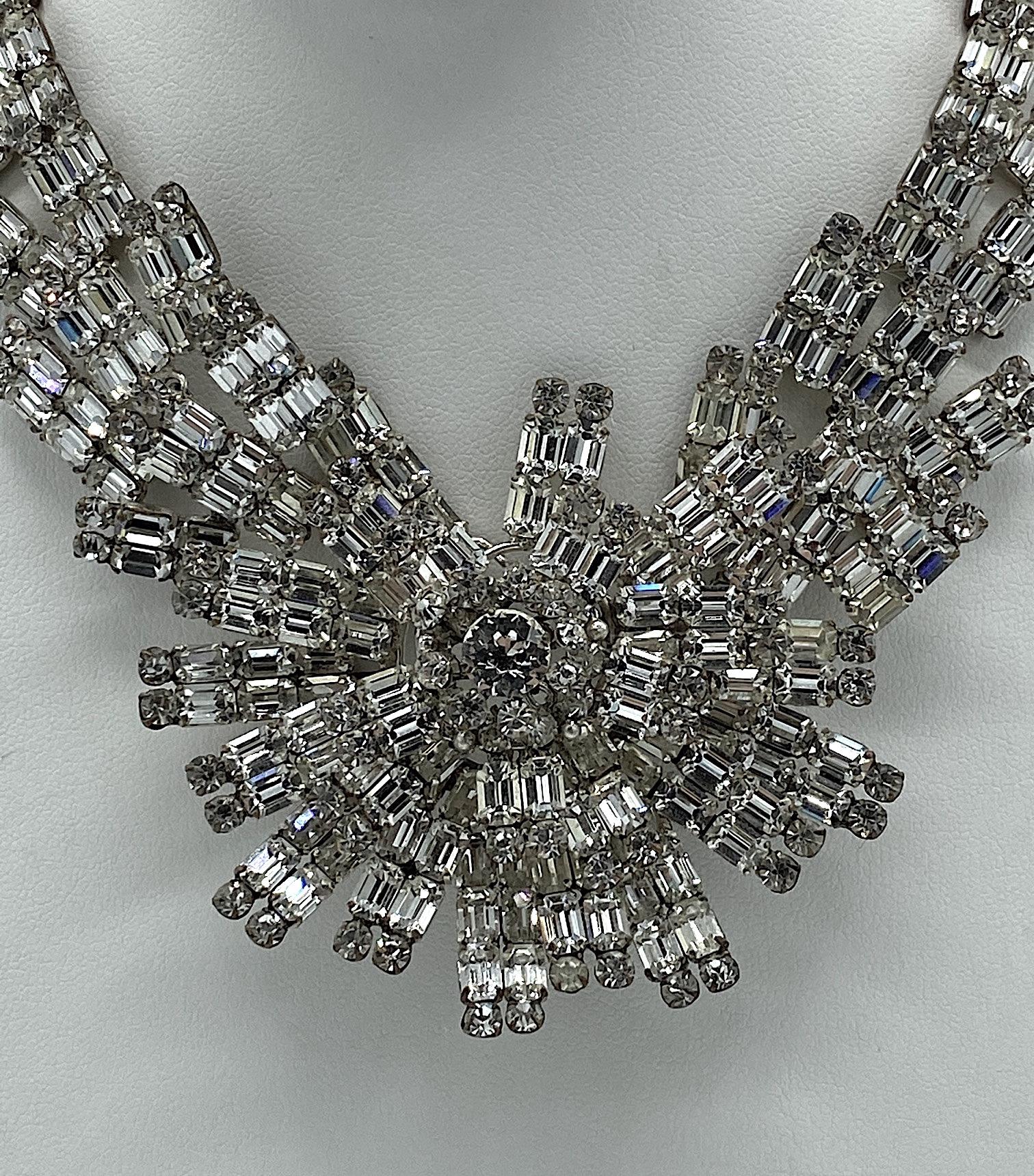 French 1950s / 1960s Rhinestone Starburst Necklace 3