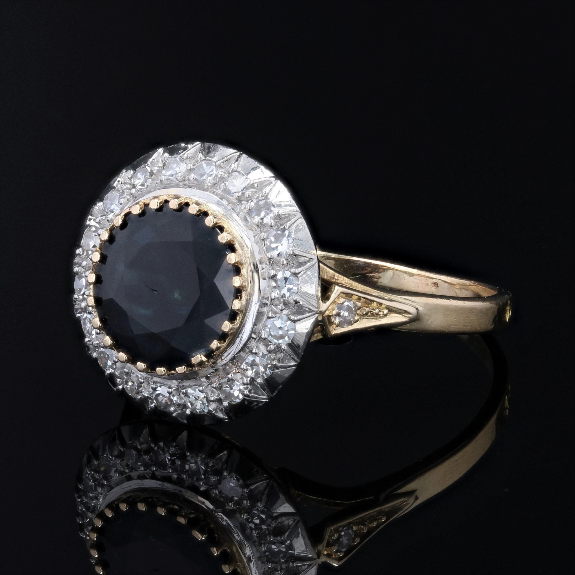 Französischer 1950er Jahre 2,50 Karat Saphir Diamanten 18 Karat Gelbgold Runder Ring im Zustand „Hervorragend“ in Poitiers, FR