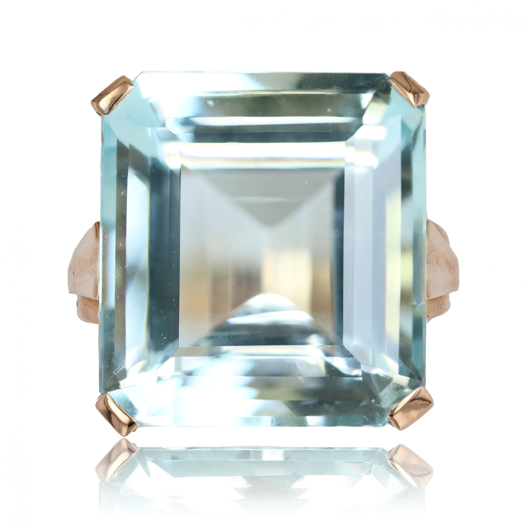 French 1950s 26, 2 Carat Aquamarine 18 Karat Rose Gold Ring For Sale