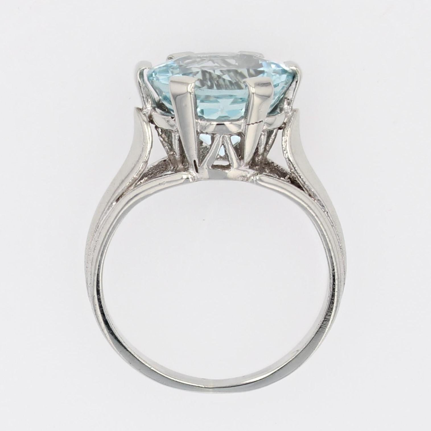 French 1950s 3.25 Carats Aquamarine 18 Karat White Gold Solitaire Ring For Sale 9