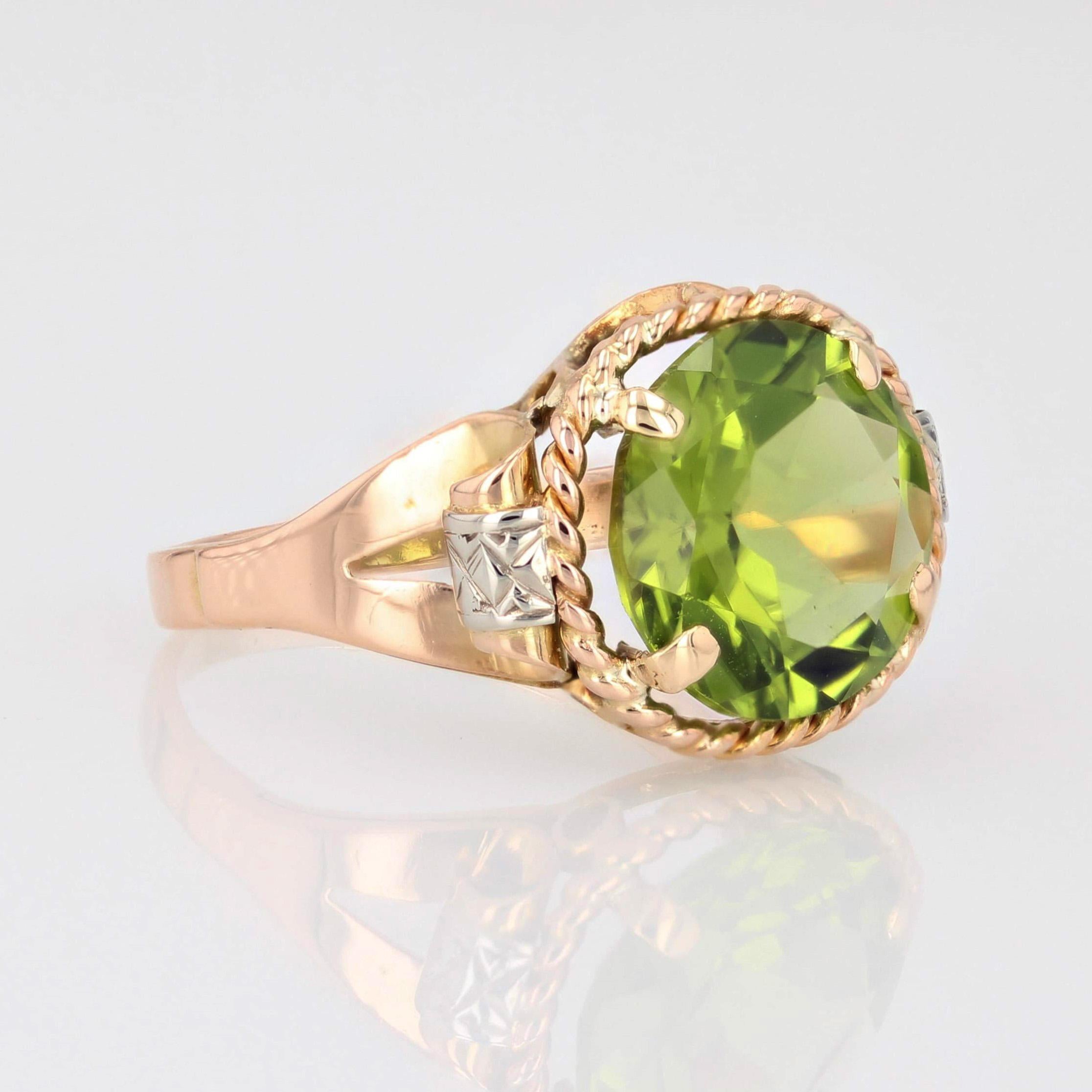 French 1950s 4.20 Carats Peridot 18 Karat Rose Gold Retro Ring For Sale 6