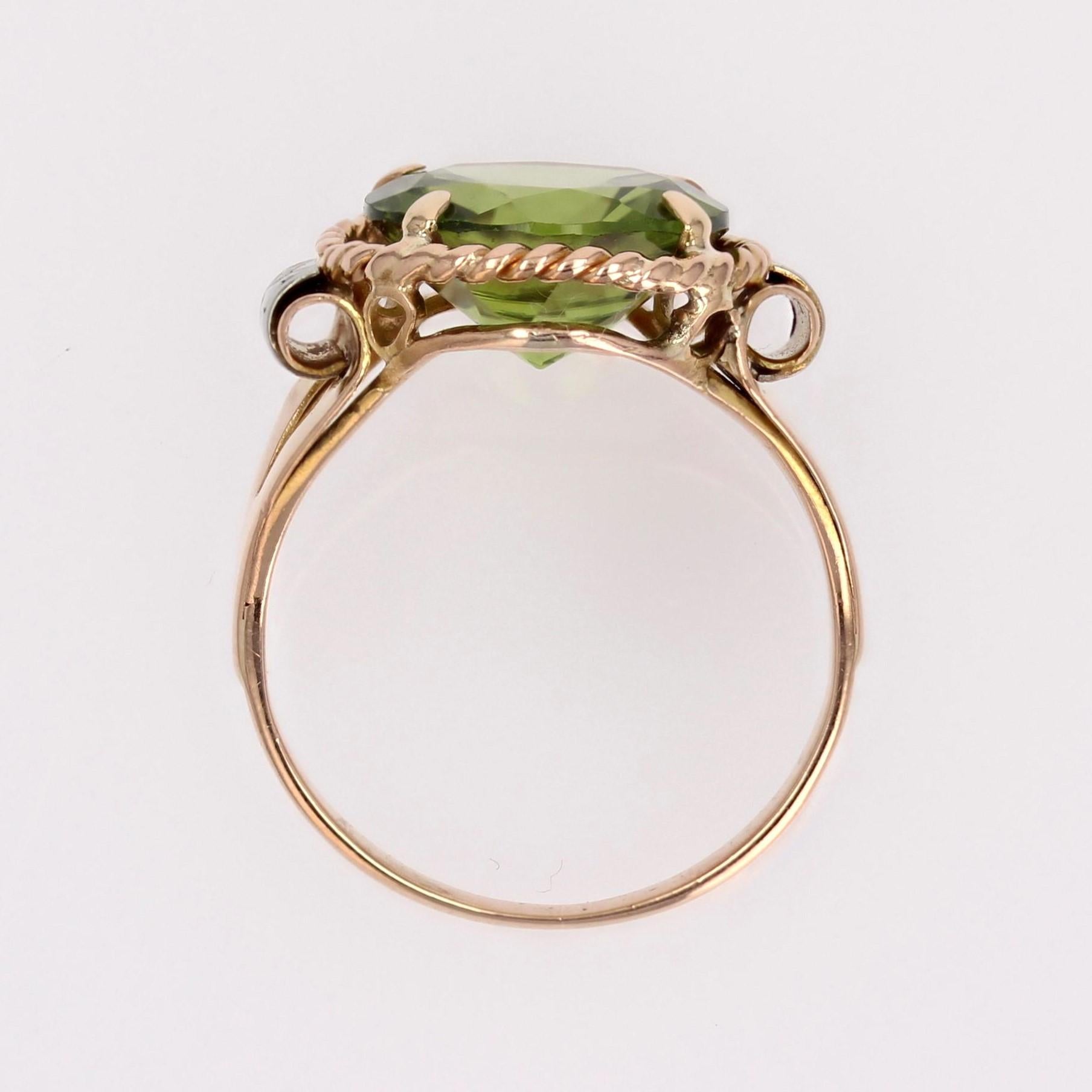 French 1950s 4.20 Carats Peridot 18 Karat Rose Gold Retro Ring For Sale 10