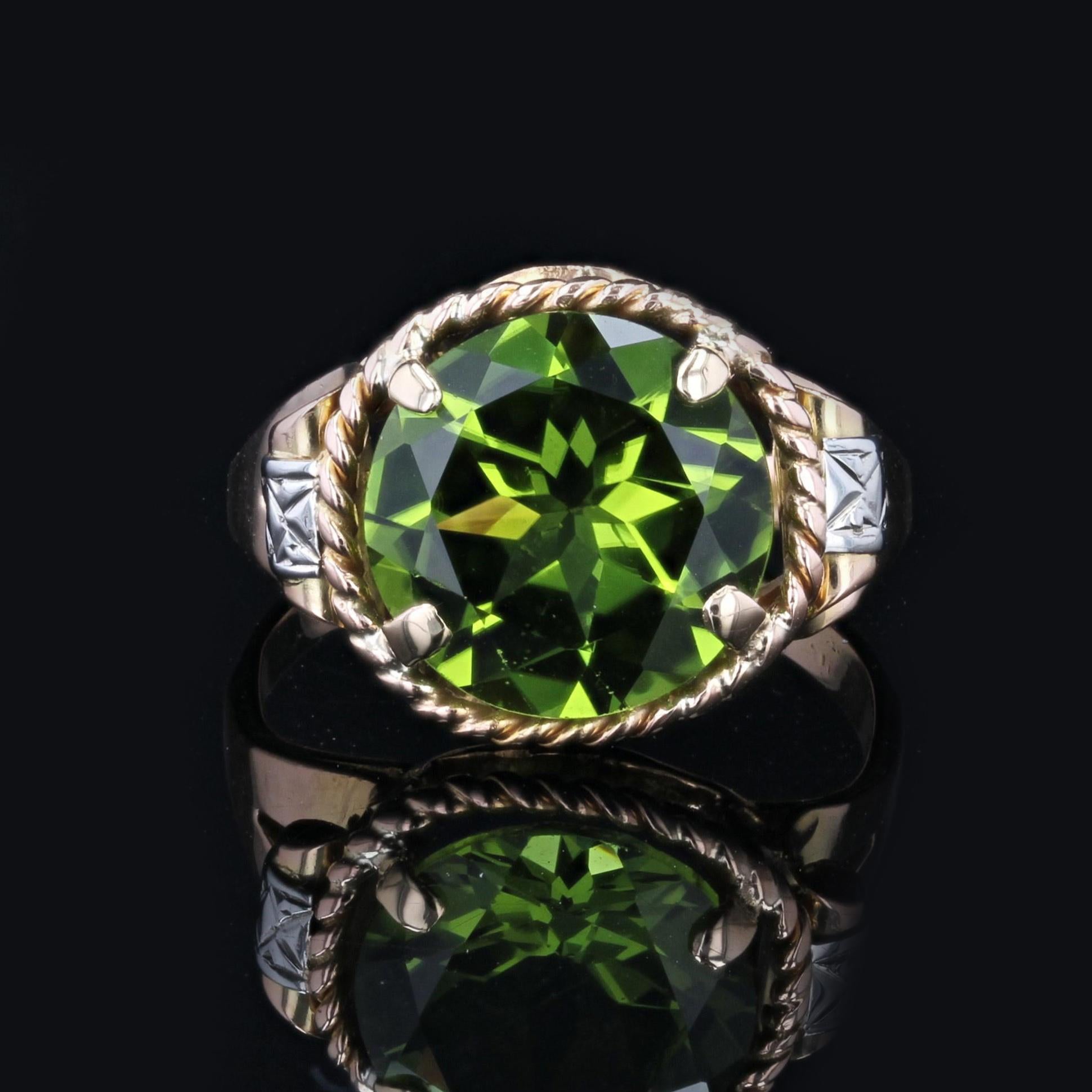 Women's French 1950s 4.20 Carats Peridot 18 Karat Rose Gold Retro Ring For Sale