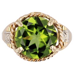 French 1950s 4.20 Carats Peridot 18 Karat Rose Gold Retro Ring