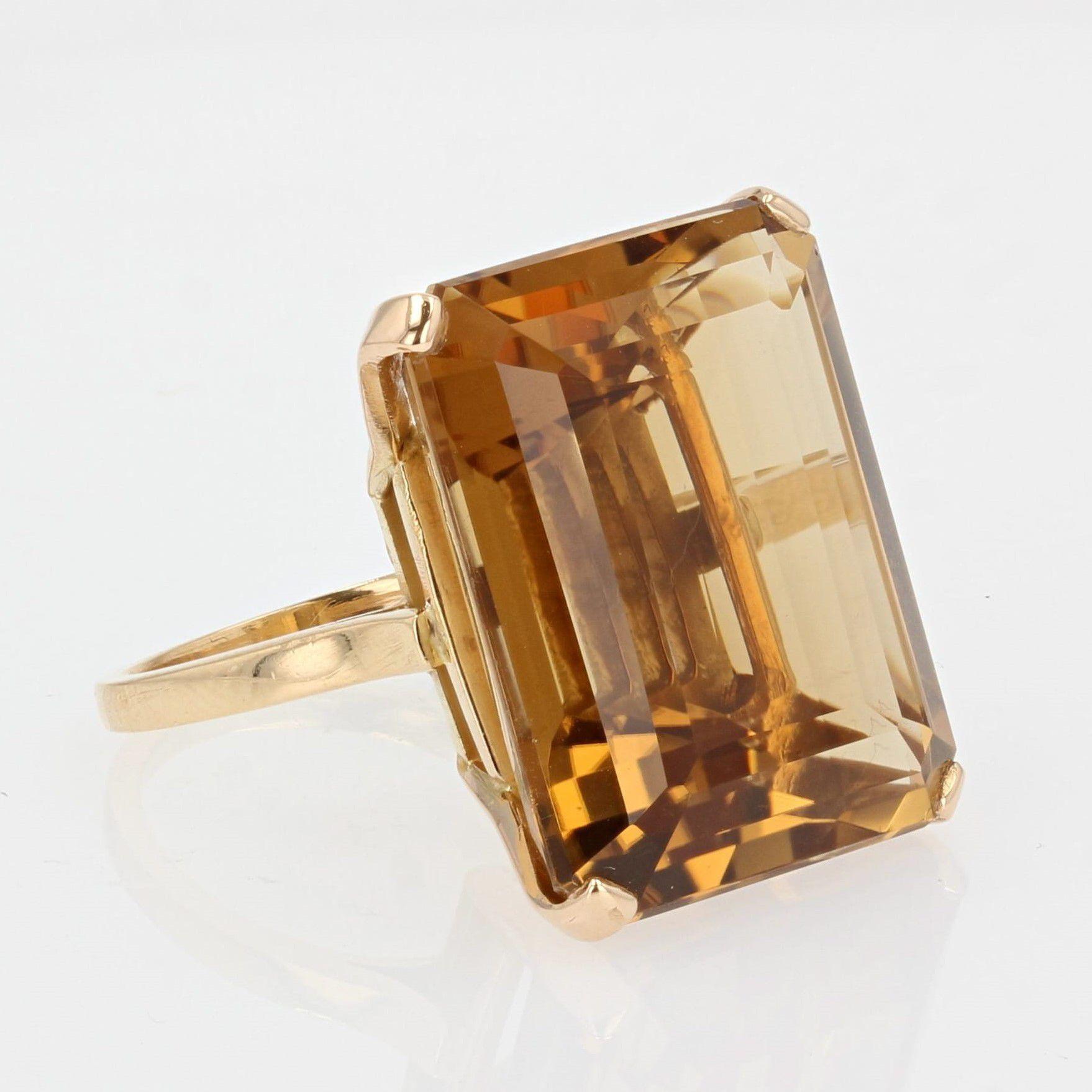 French 1950s 45 Carat Citrine 18 Karat Yellow Gold Cocktail Ring In Good Condition In Poitiers, FR
