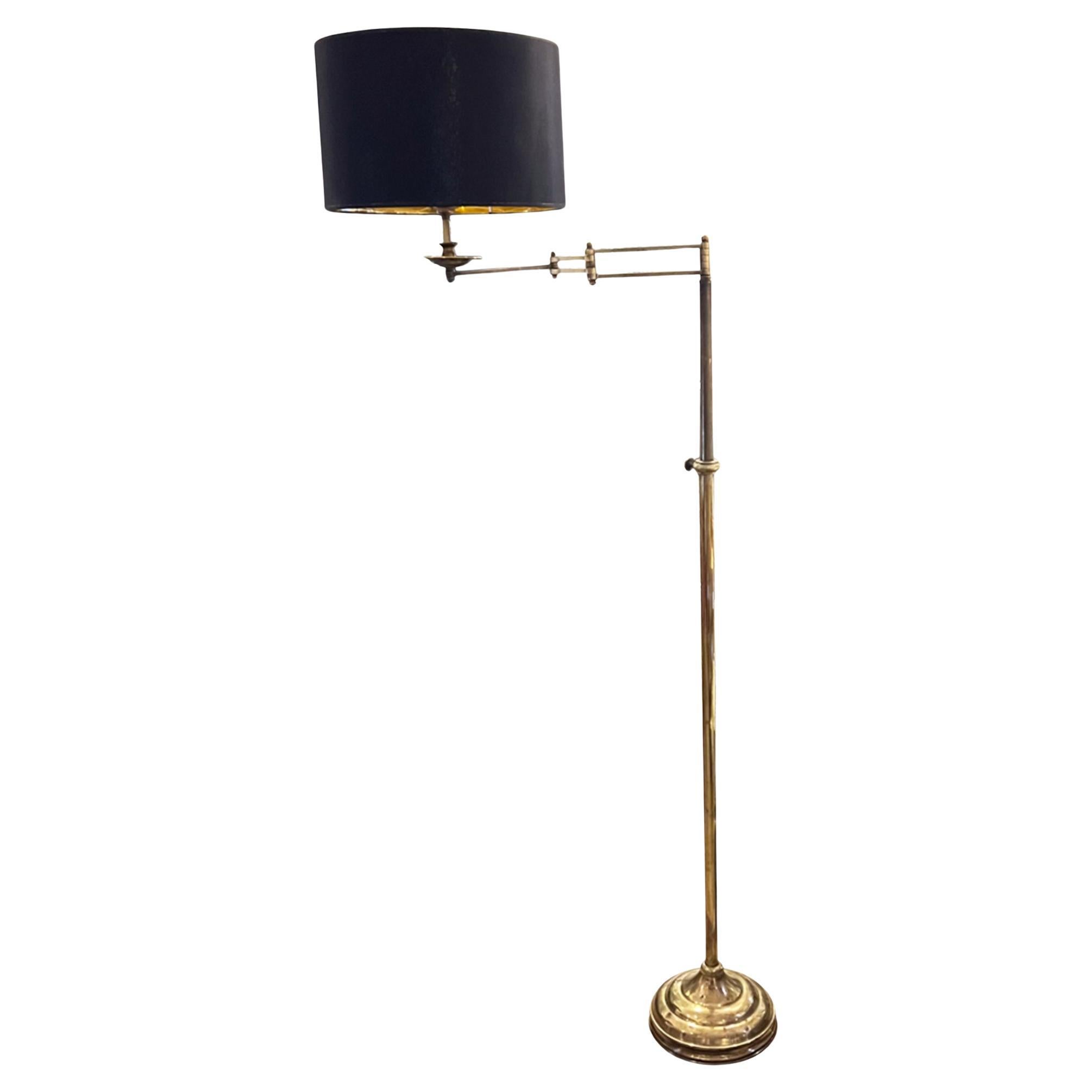 Lampadaire à bras articulé réglable des années 1950 avec base en gradins