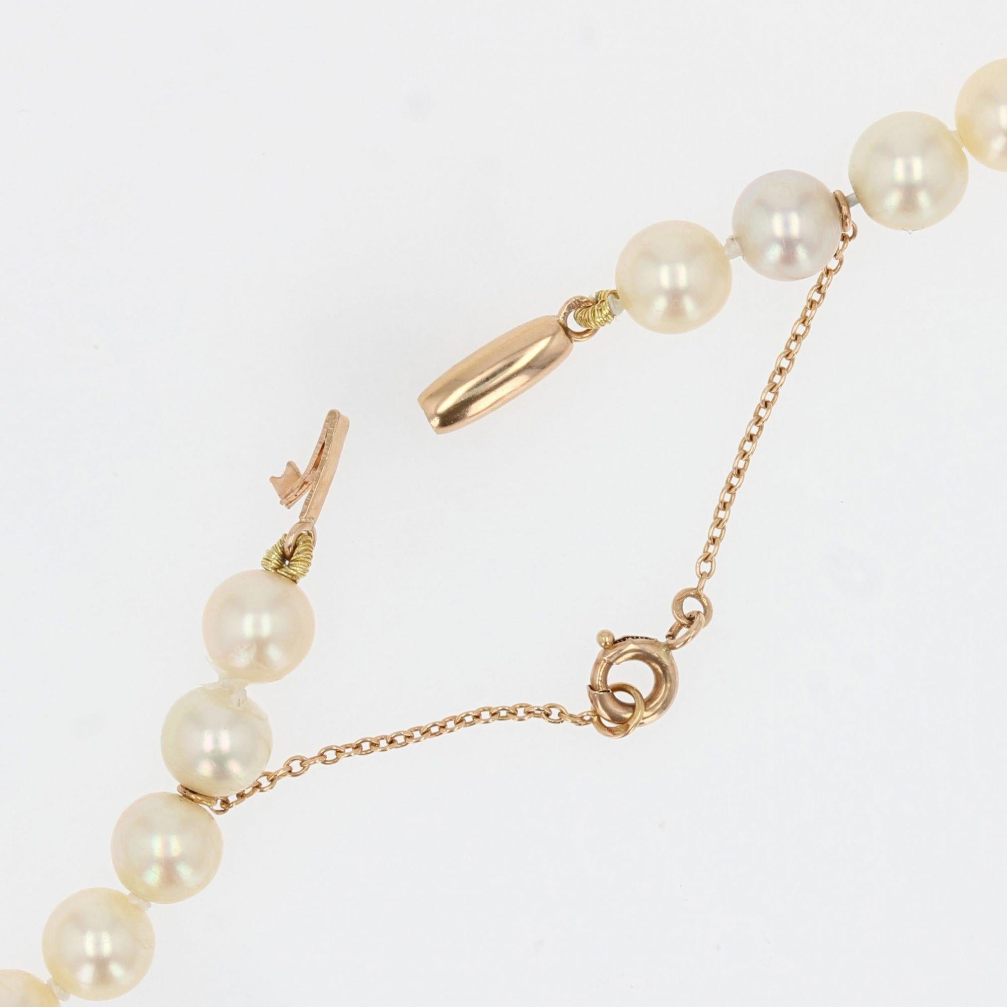Long collier français des années 1950 en perles de culture Akoya en vente 3