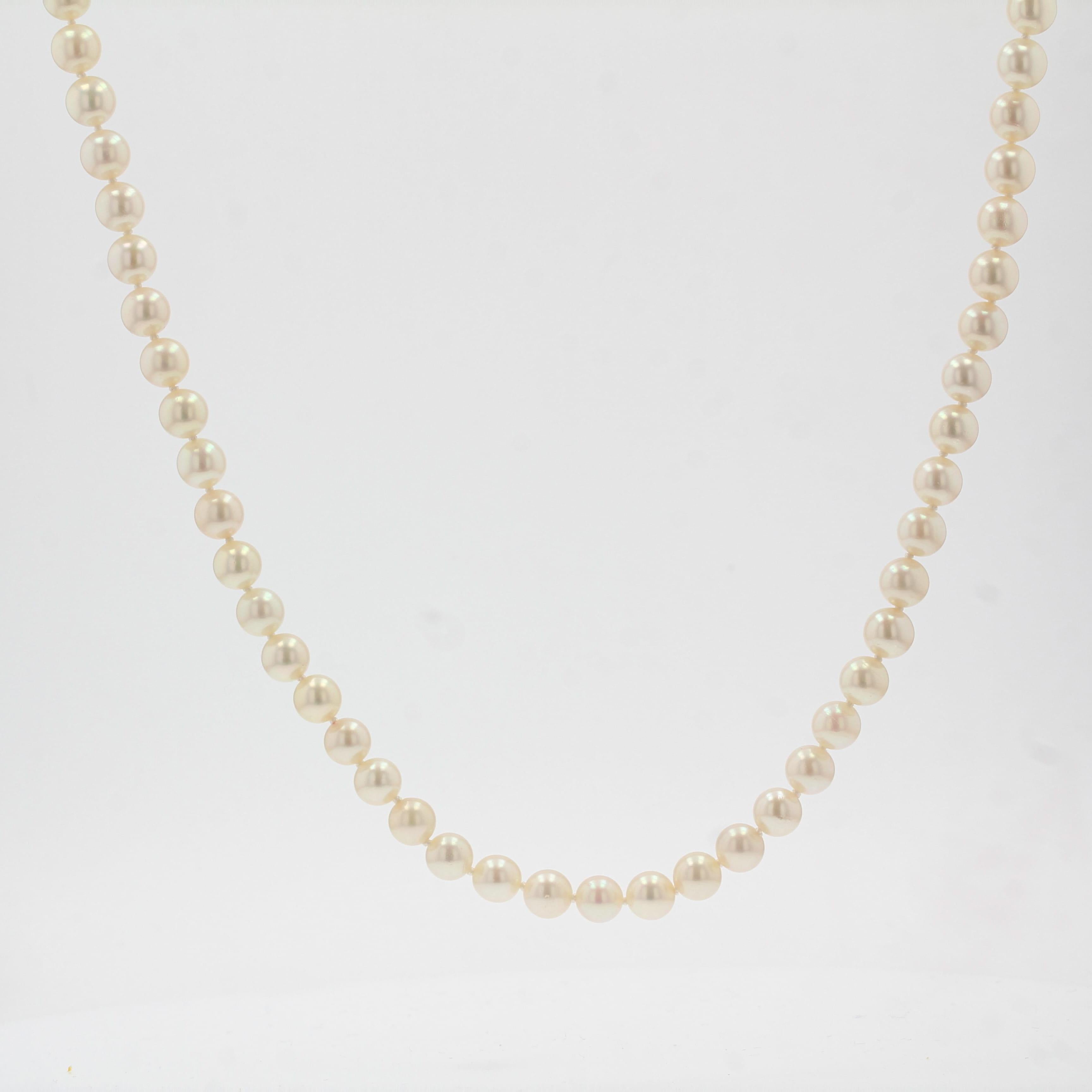 pearl choker necklace late in 1950