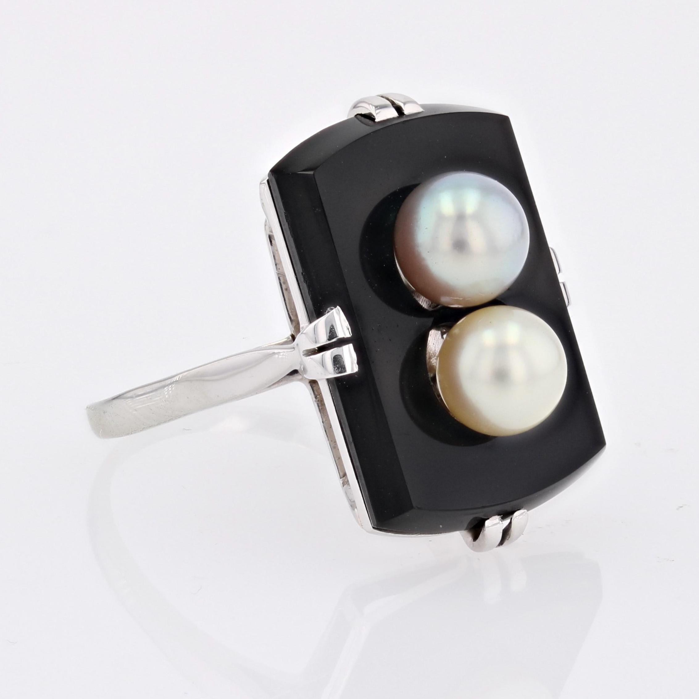 French 1950s Art Deco Style Cultured Pearl Onyx 18 Karat White Gold Ring For Sale 5