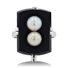 Bague en or blanc 18 carats, perles de culture et onyx, style Art Déco des années 50