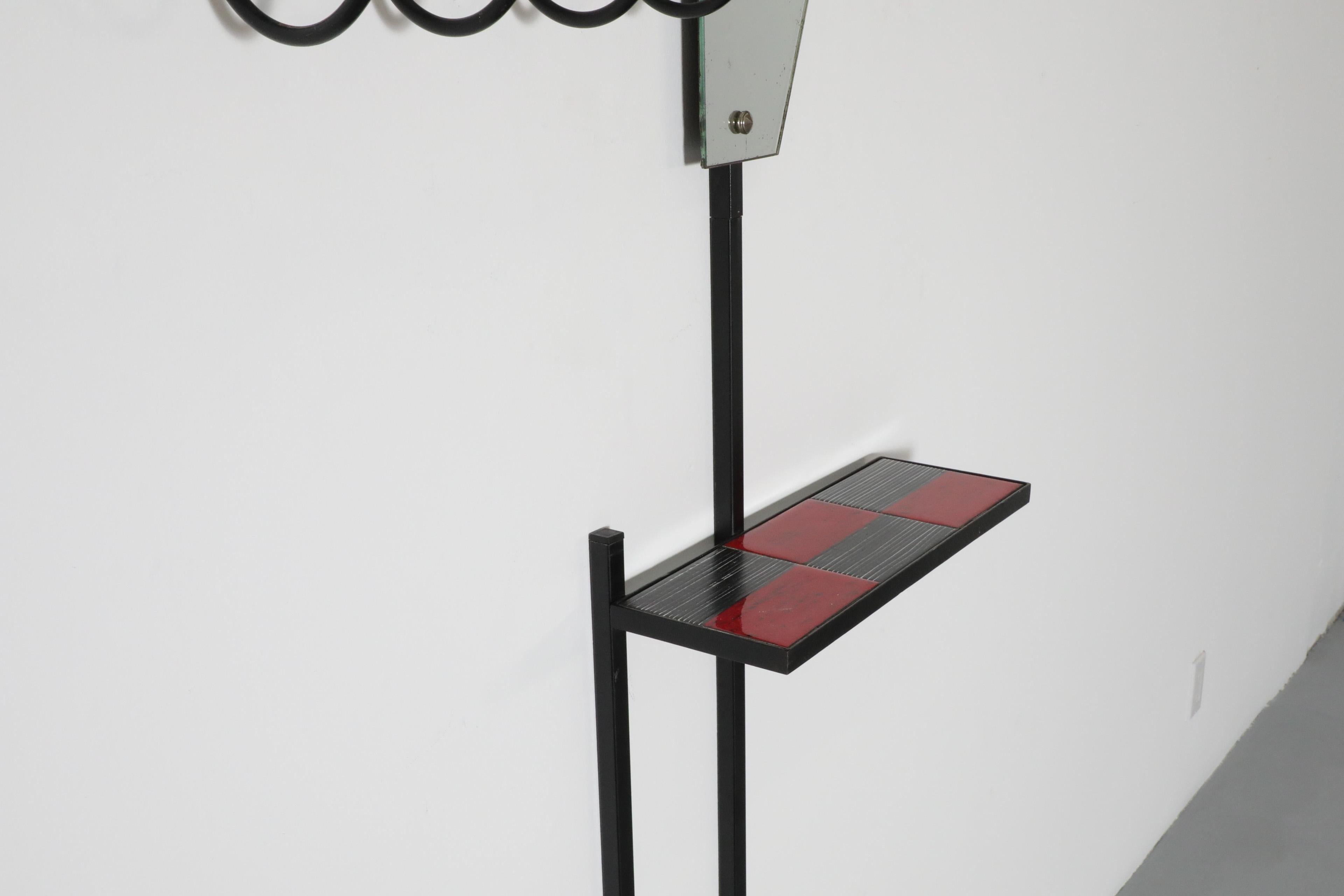 Französischer asymmetrischer Wandventilator mit Spiegel und Umbrella Stand, 1950er Jahre (Emailliert) im Angebot