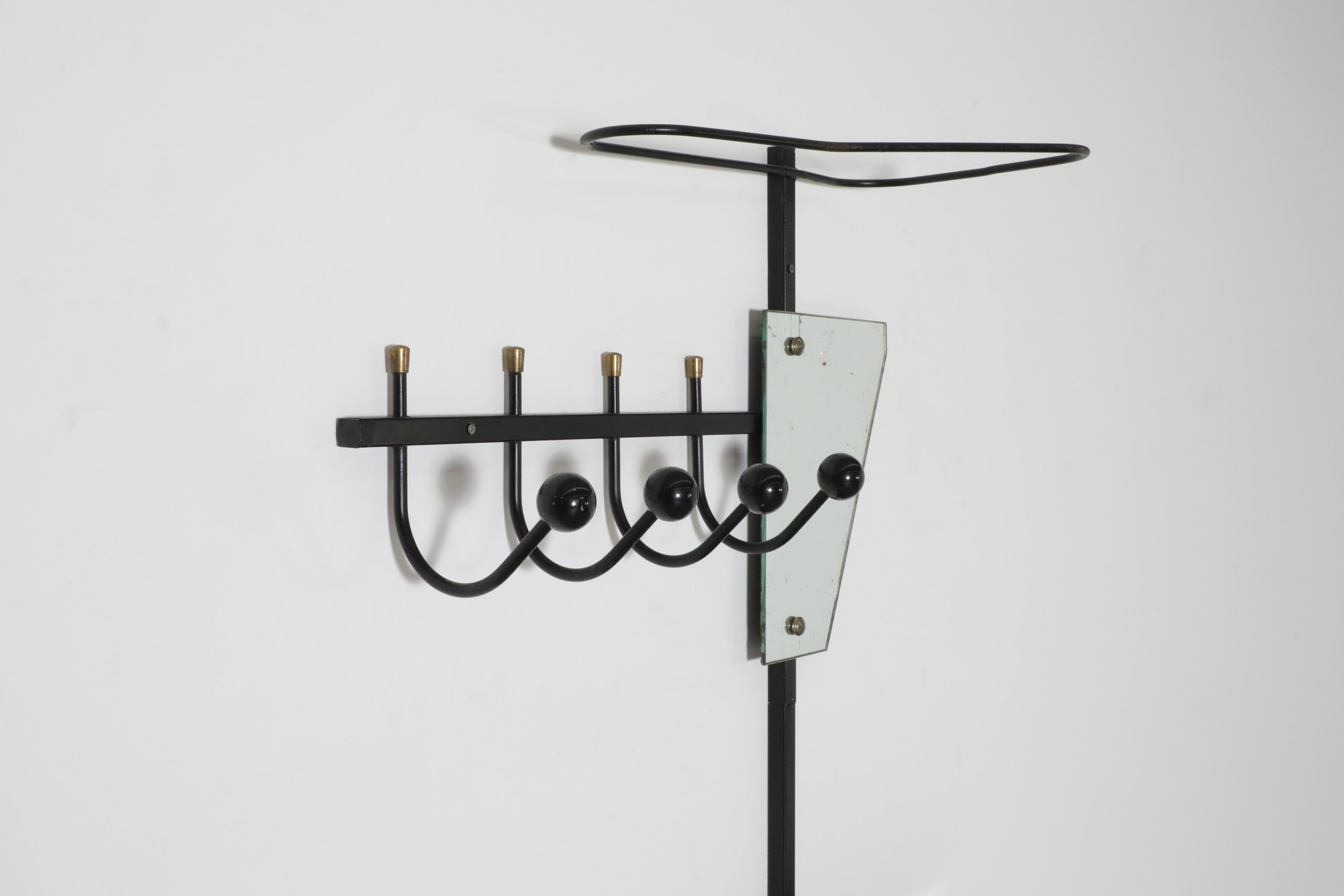 Französischer asymmetrischer Wandventilator mit Spiegel und Umbrella Stand, 1950er Jahre im Zustand „Gut“ im Angebot in Los Angeles, CA