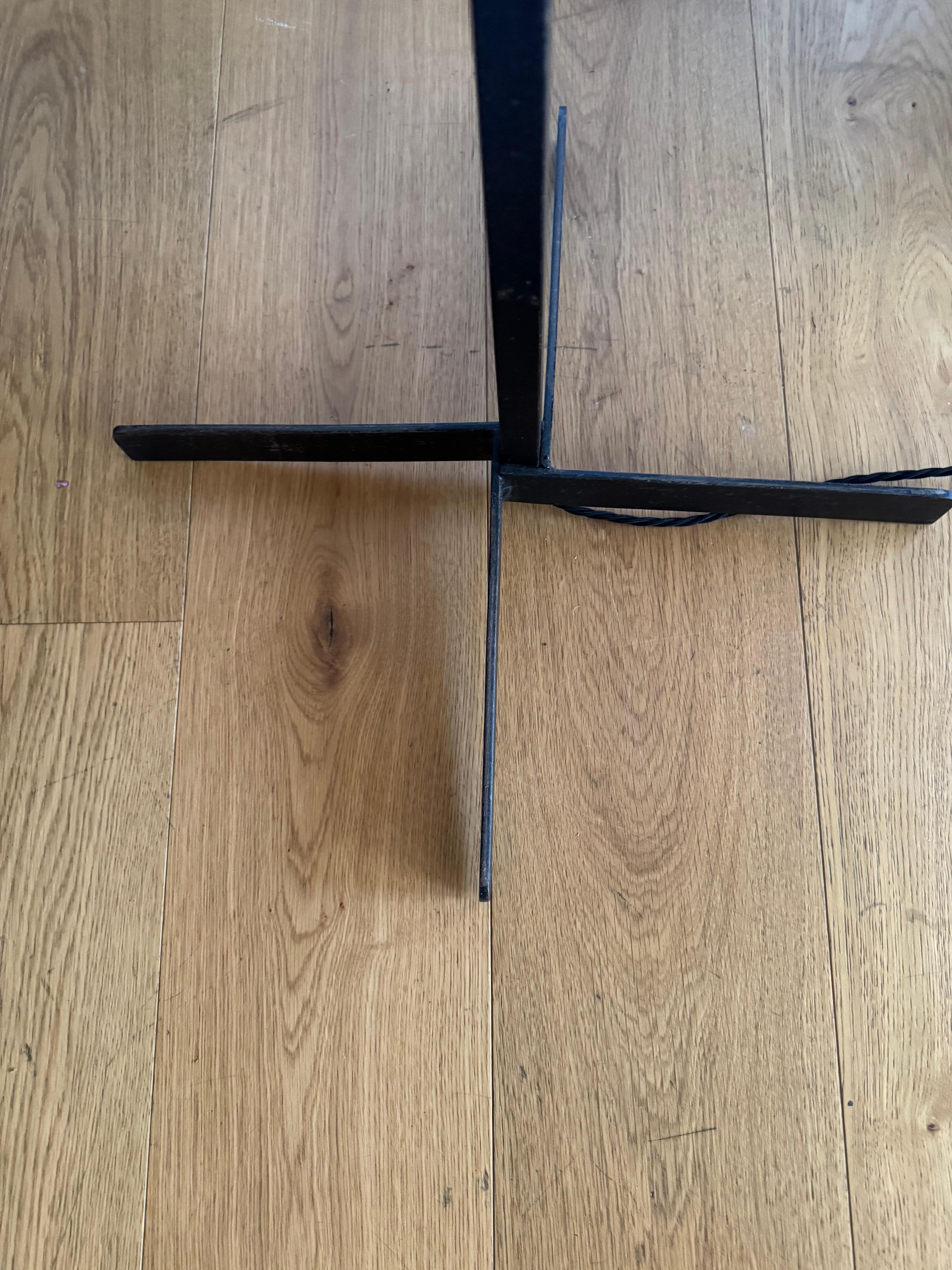 Métal Lampadaire en métal noir des années 1950 en vente