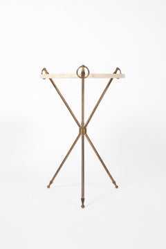 Mesa auxiliar francesa de latón y piedra caliza Gueridón de los años 50