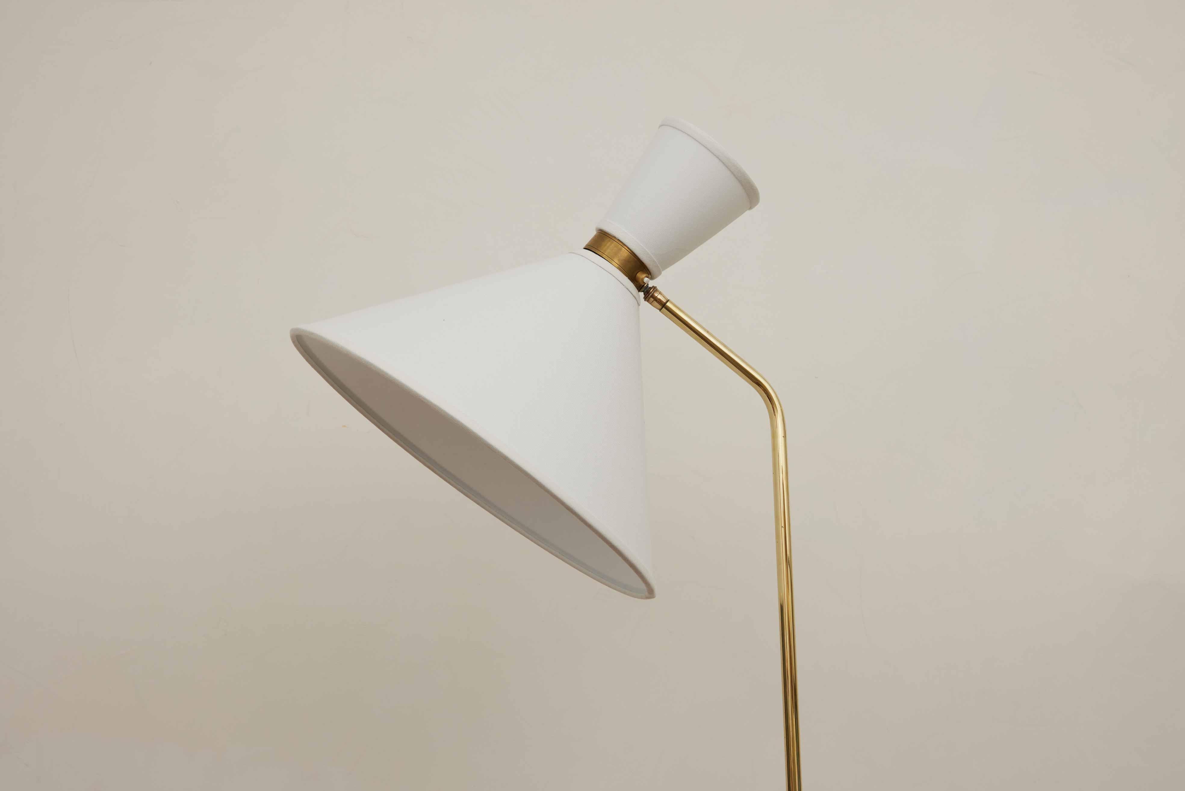 French 1950s Brass Floor Lamp by Maison Lunel  For Sale 7