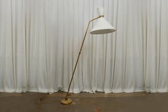 Französische Stehlampe aus Messing aus den 1950er Jahren von Maison Lunel