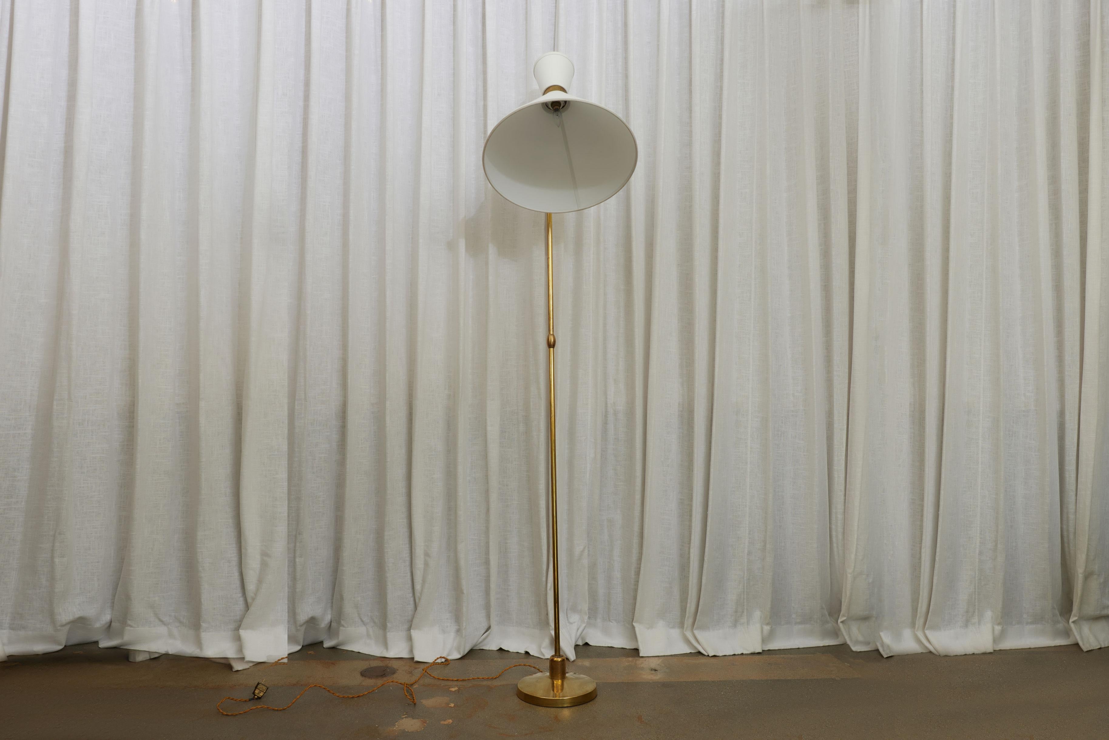 Mid-Century Modern French 1950s Brass Floor Lamp by Maison Lunel  For Sale