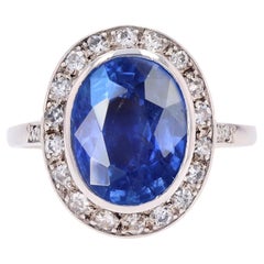 French 1950s Ceylon Sapphire Diamonds Platinum Oval Ring