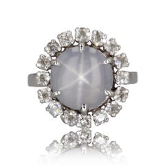French 1950s Ceylon Star Sapphire Diamonds 18 Karat White Gold Cluster Ring