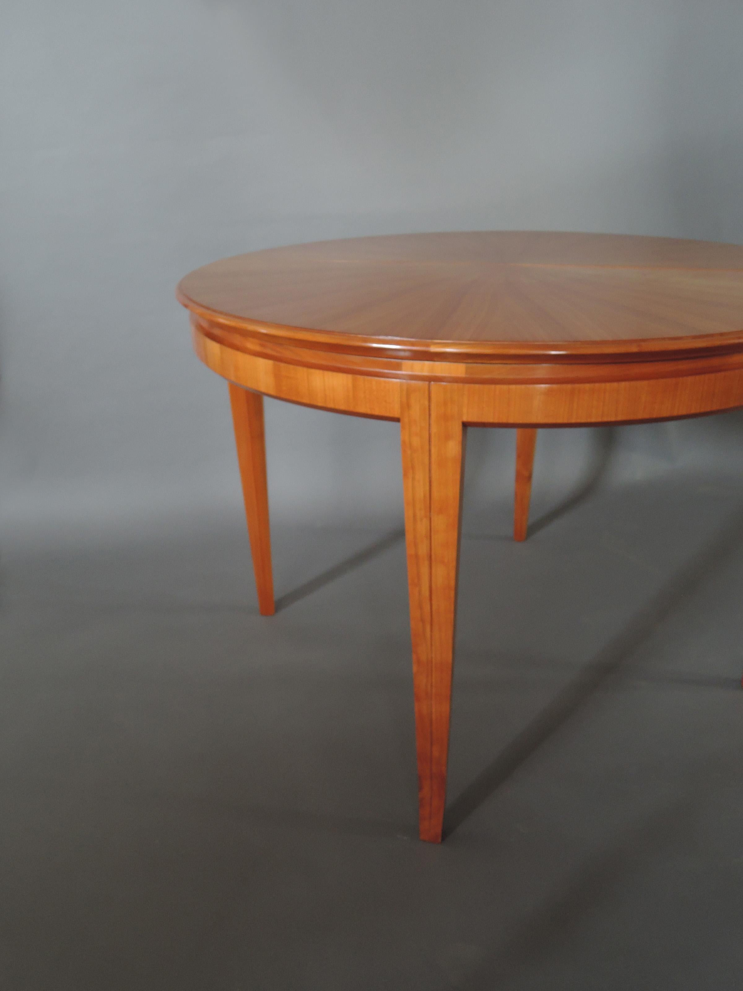 French 1950s Cherry Round Dining Table Divisible in 2 Demilune Tables For Sale 4