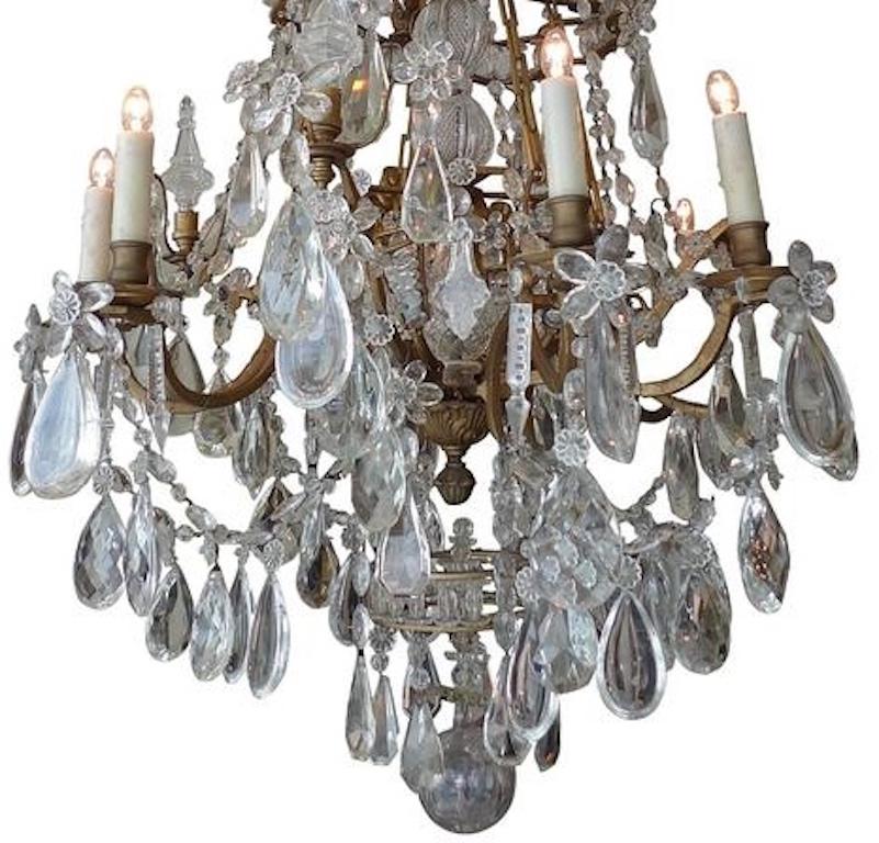 French 1950s Crystal and Glass Marie Therese Chandelier with Twelve-Light In Distressed Condition For Sale In Santa Monica, CA