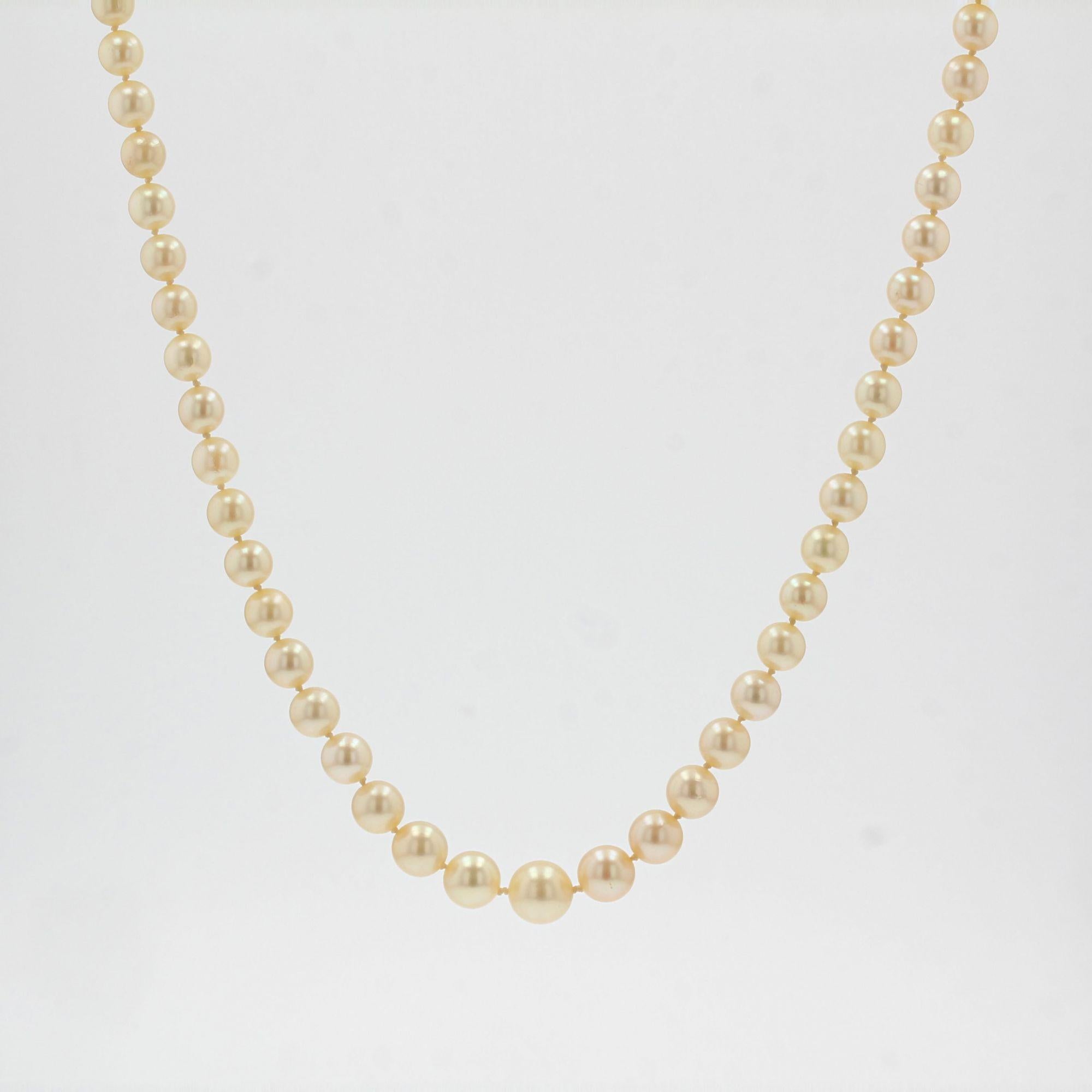 French 1950s Cultured Golden Falling Pearl Necklace For Sale 3