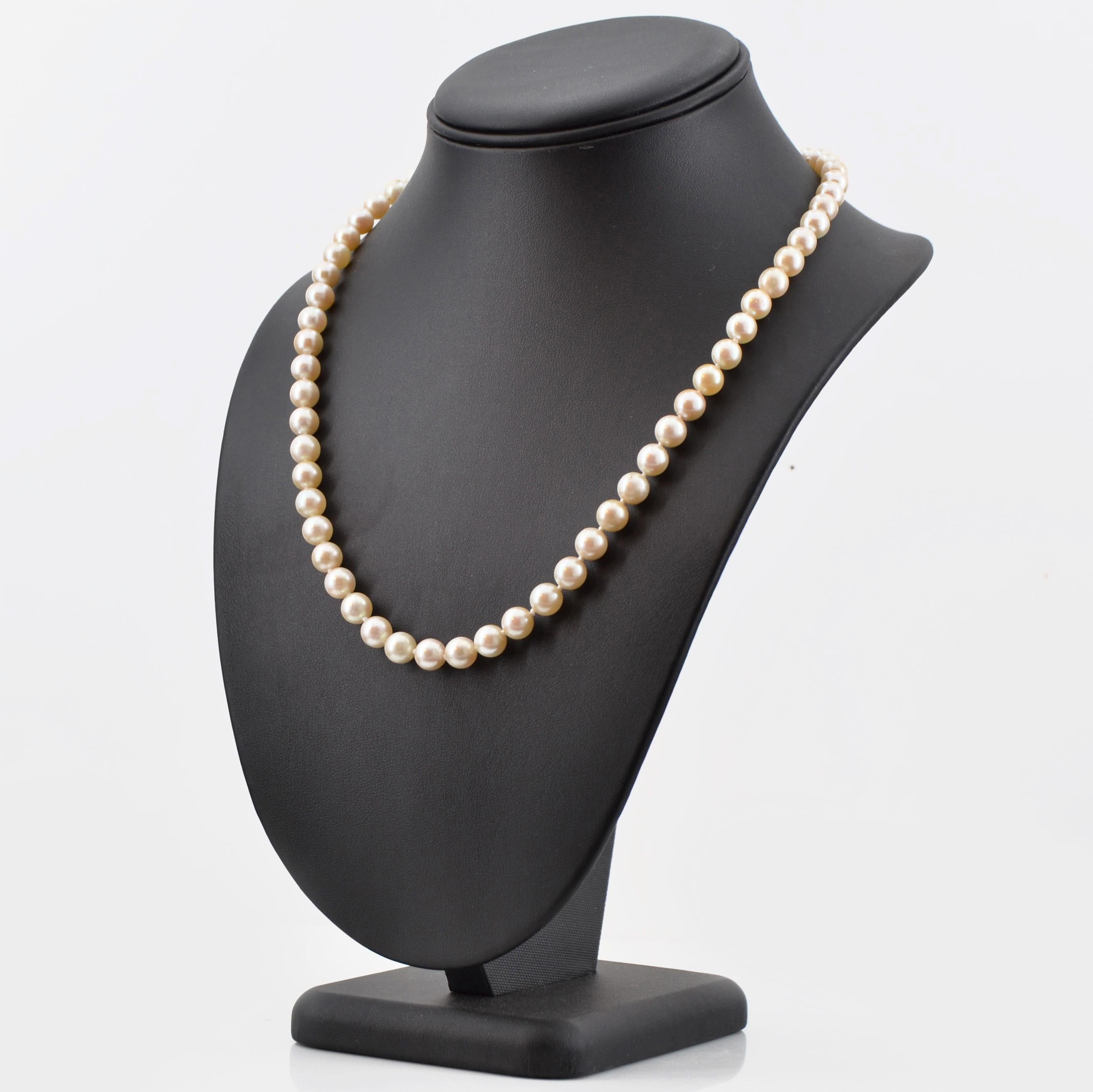 Französische 1950er Zuchtperlen-Halskette Damen im Angebot