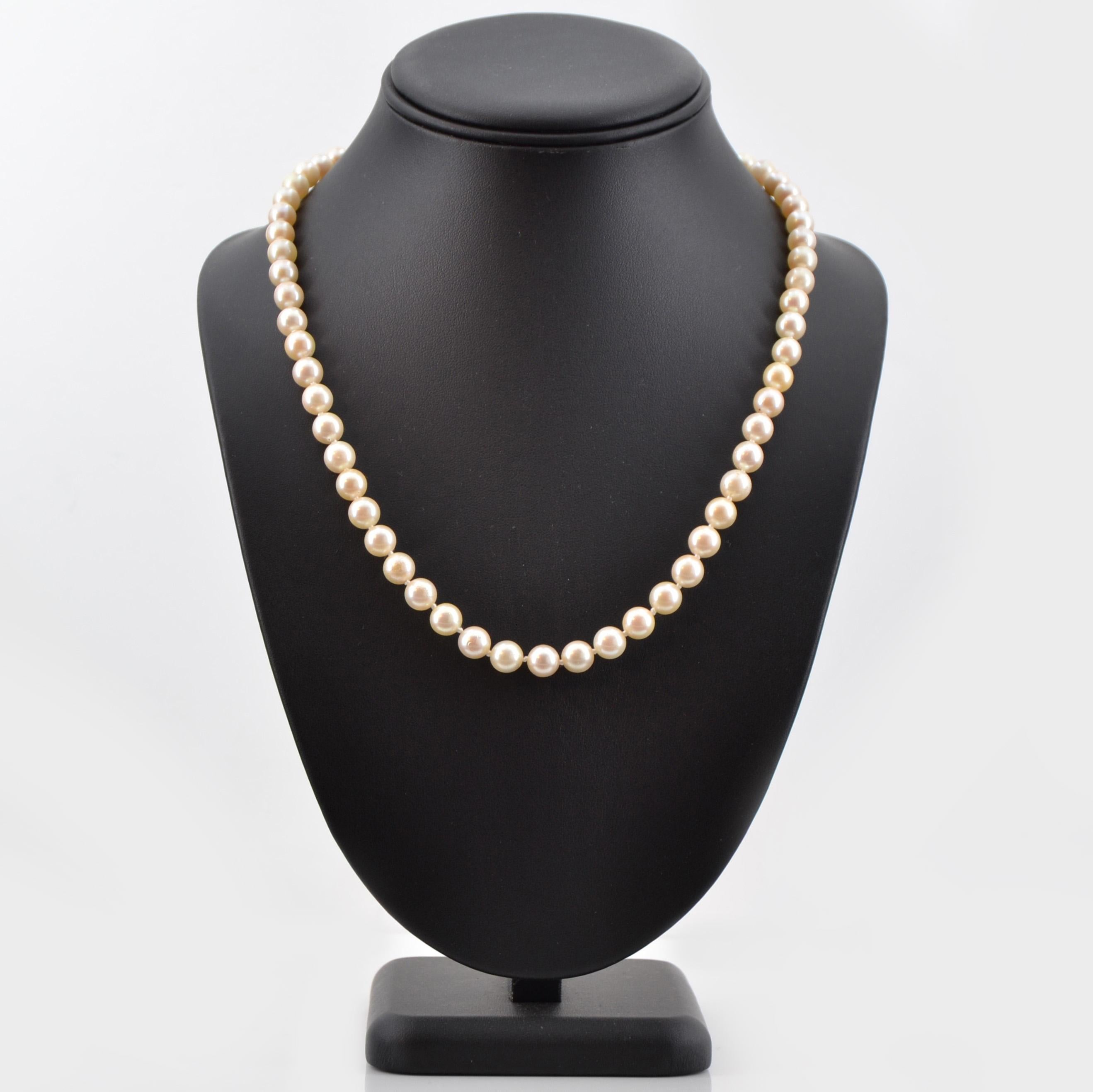 French 1950s Cultured Pearl Choker Necklace For Sale 2