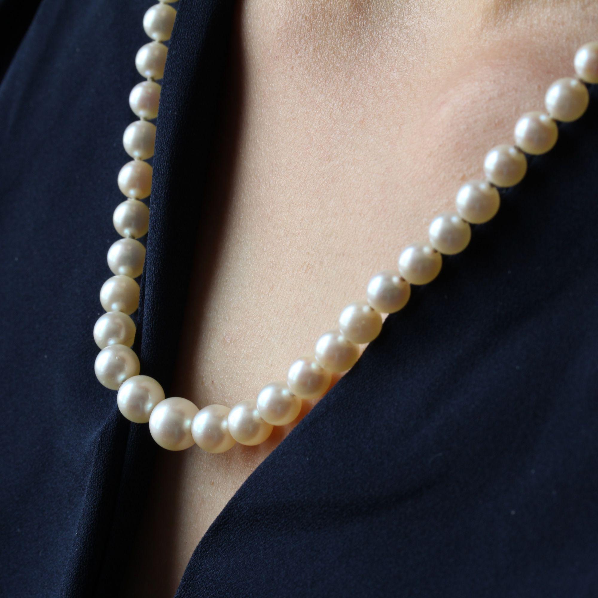 French 1950s Cultured Pearl Falling Necklace In Good Condition For Sale In Poitiers, FR