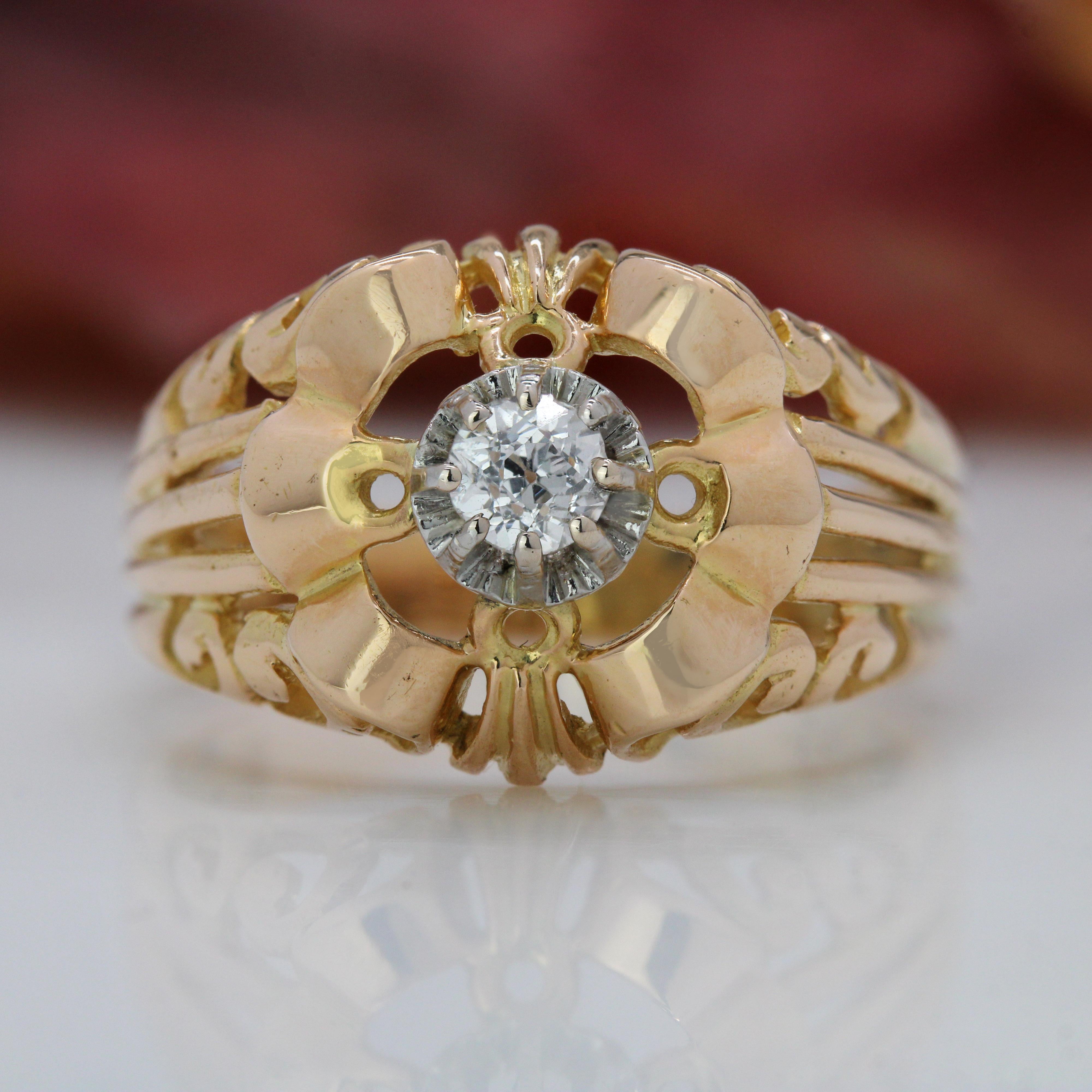 Rétro Anello francese anni '50 con diamante in oro giallo 18 carati traforato in vendita