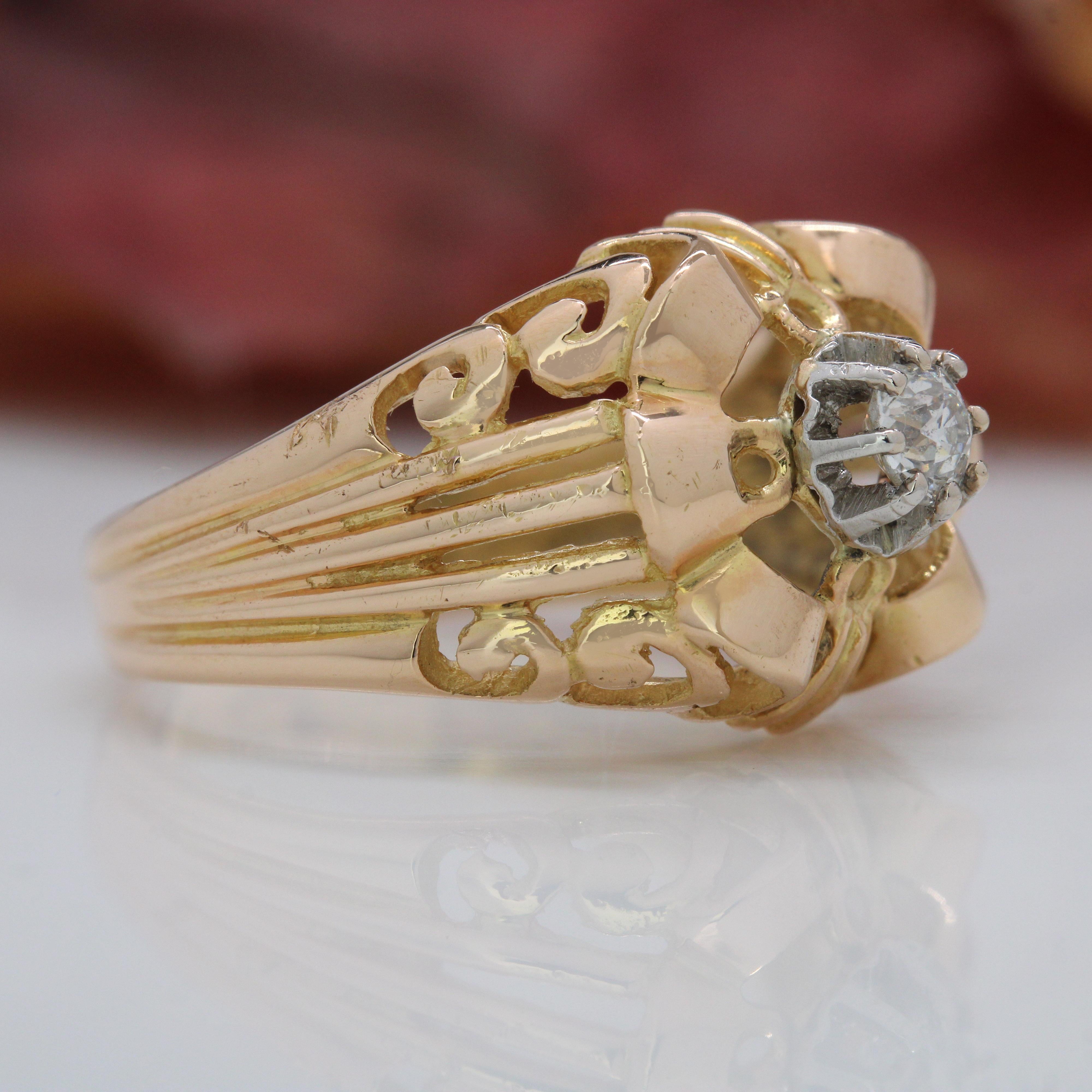 Anello francese anni '50 con diamante in oro giallo 18 carati traforato in vendita 6