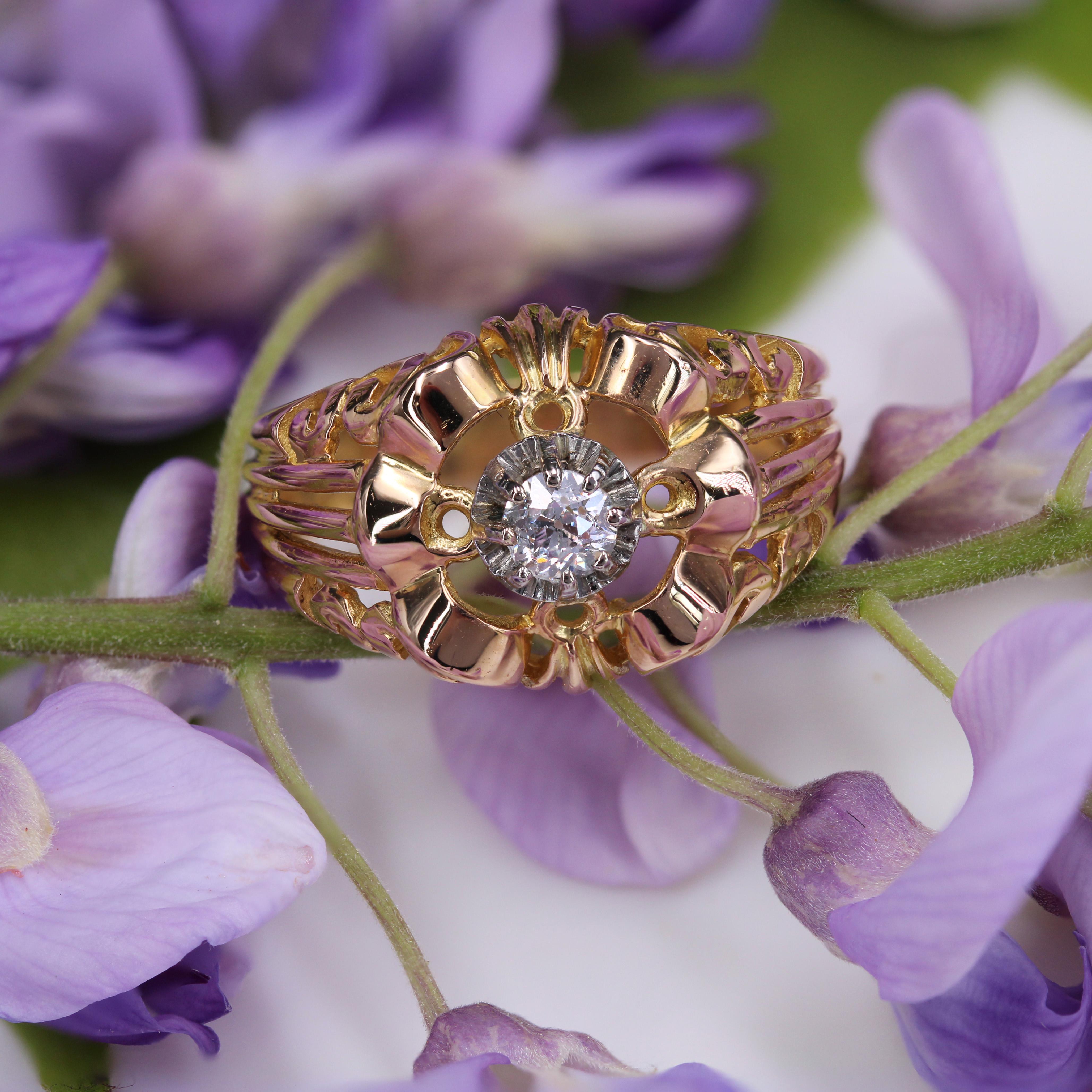 Rétro Bague ajourée en or jaune 18 carats avec diamants des années 1950 en vente