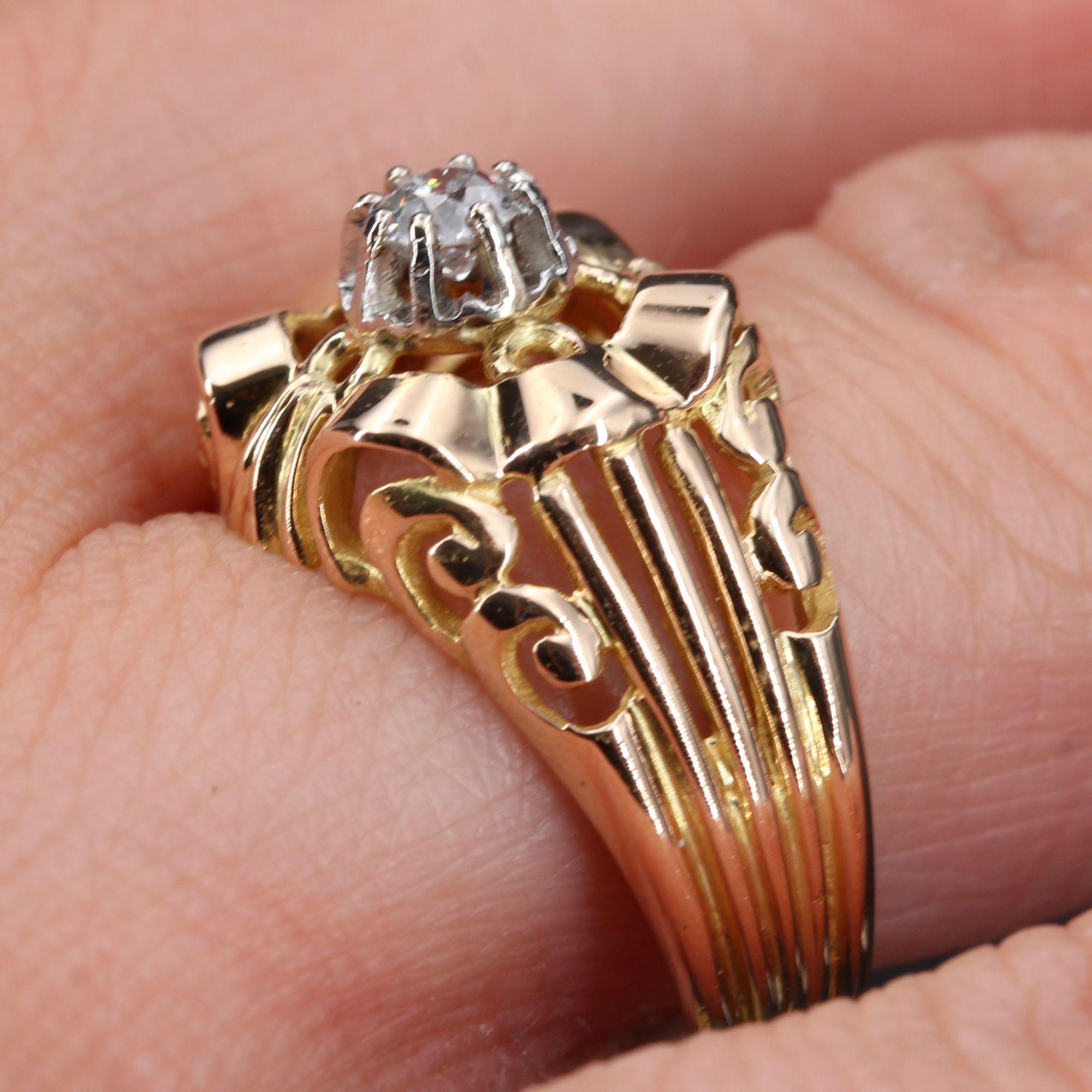 French 1950s Diamond 18 Karat Yellow Gold Openwork Ring For Sale 3