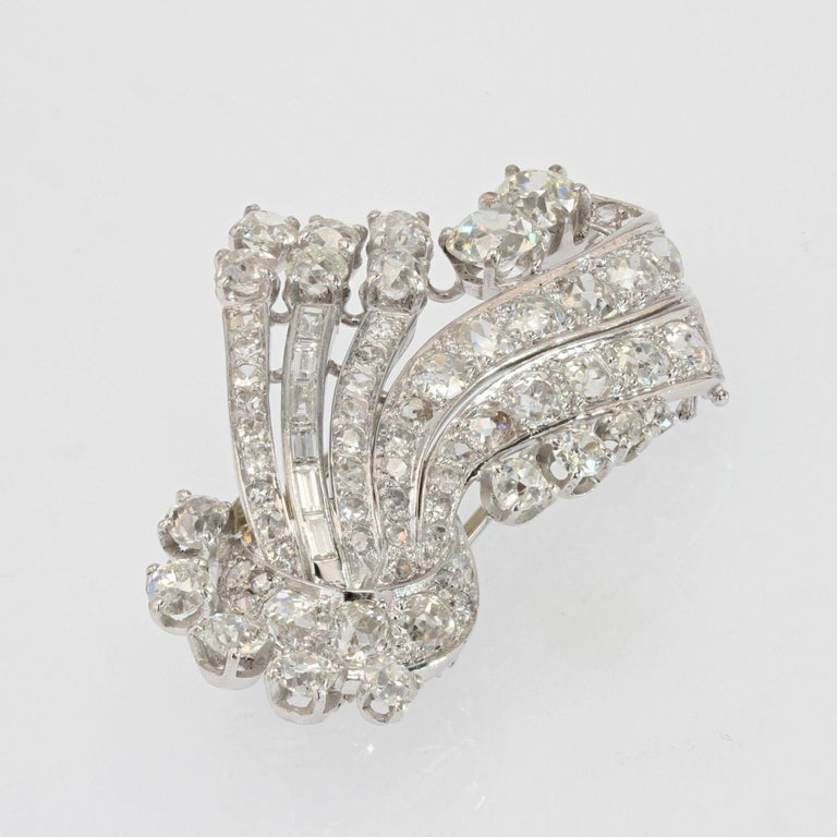 French 1950s Diamonds 18 Karat White Gold Clip Brooch For Sale 5