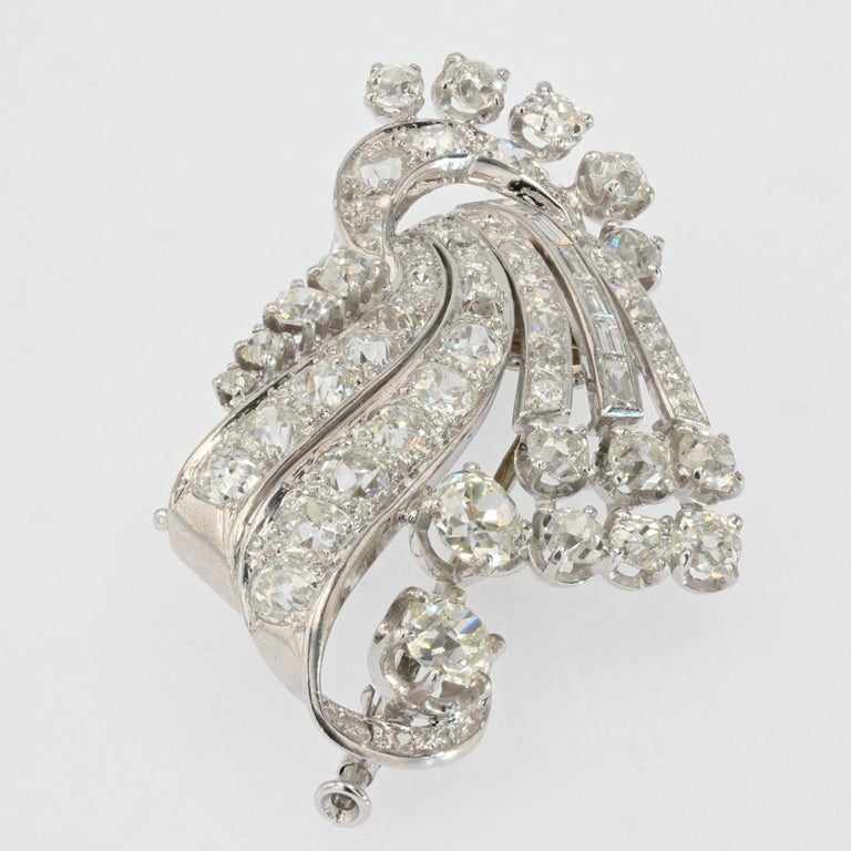 French 1950s Diamonds 18 Karat White Gold Clip Brooch For Sale 7