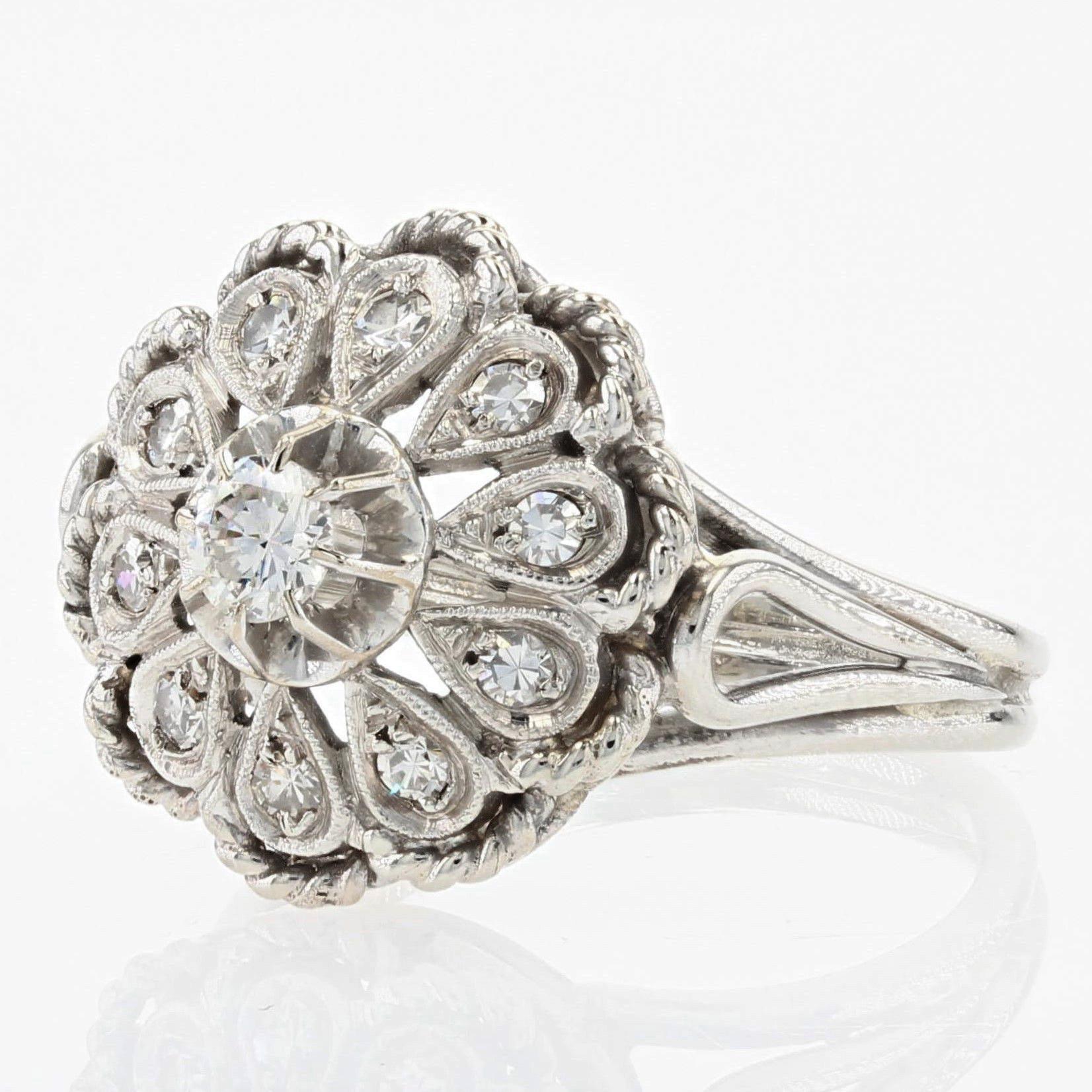 Anello francese anni '50 con diamanti in oro bianco 18 carati con fiore retrò In condizioni ottime in vendita a Poitiers, FR